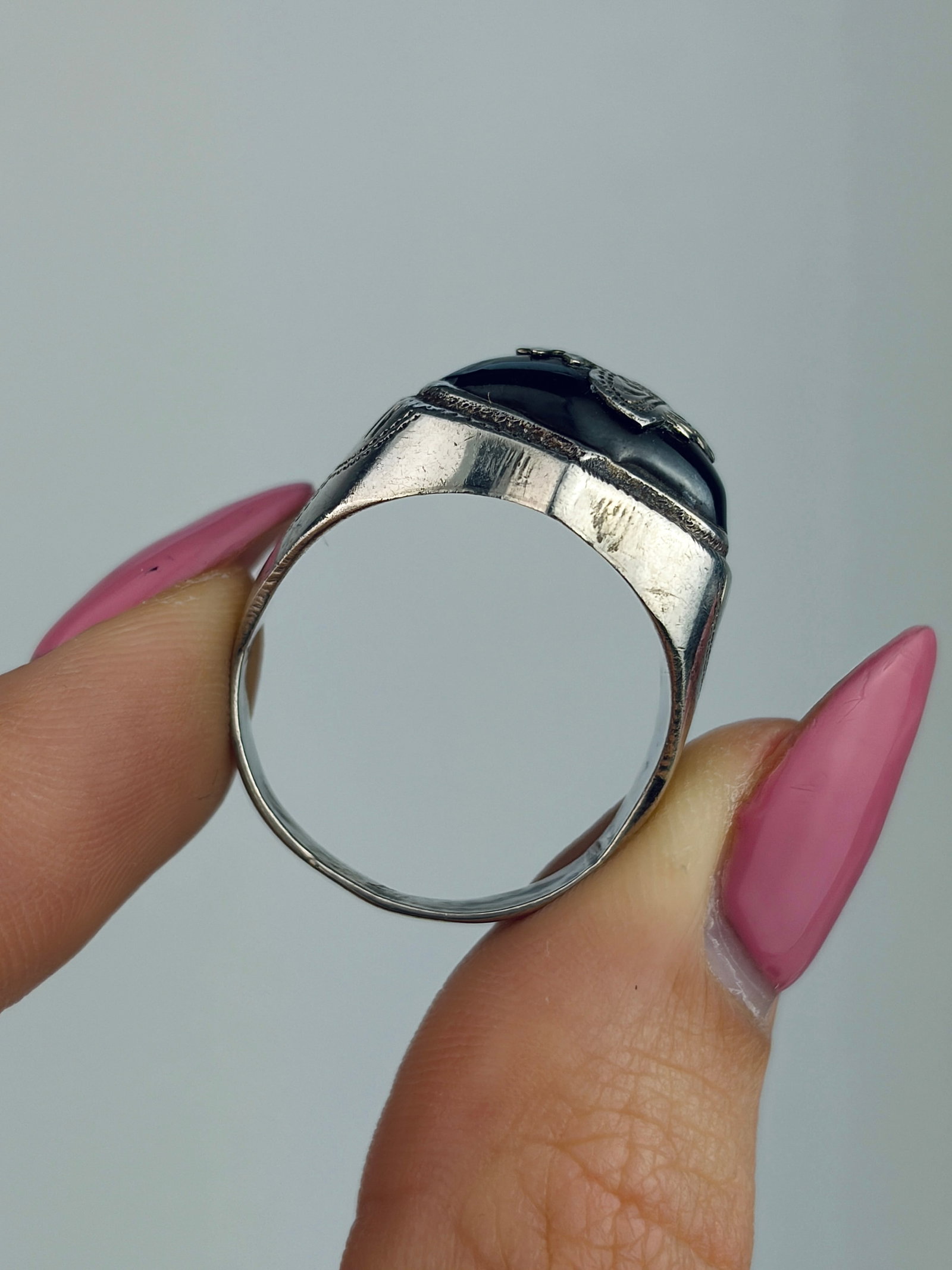 VINTAGE HEMATITE STERLING SILVER SIAM DANCER STATEMENT RING - 5