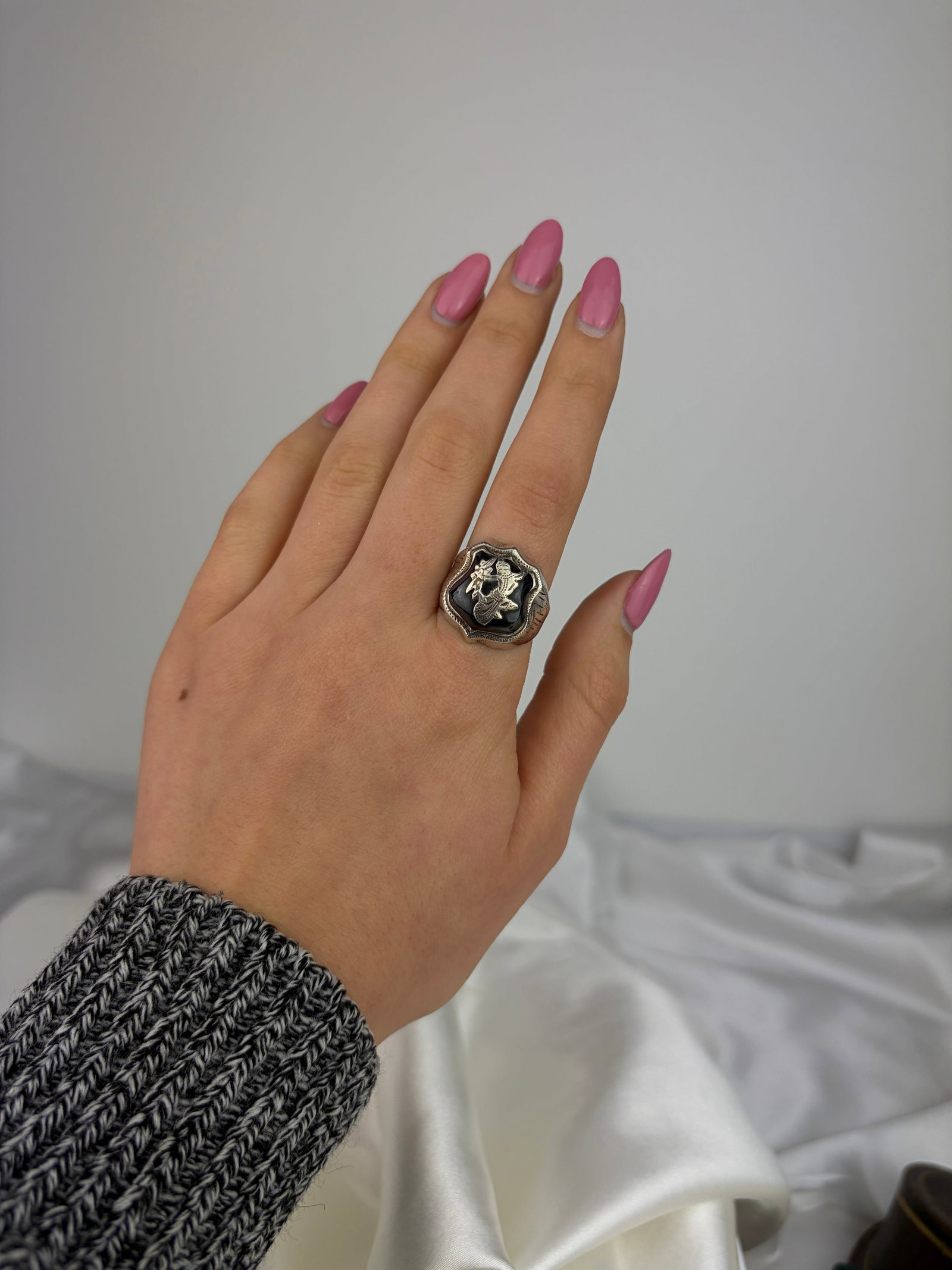 VINTAGE HEMATITE STERLING SILVER SIAM DANCER STATEMENT RING - 6
