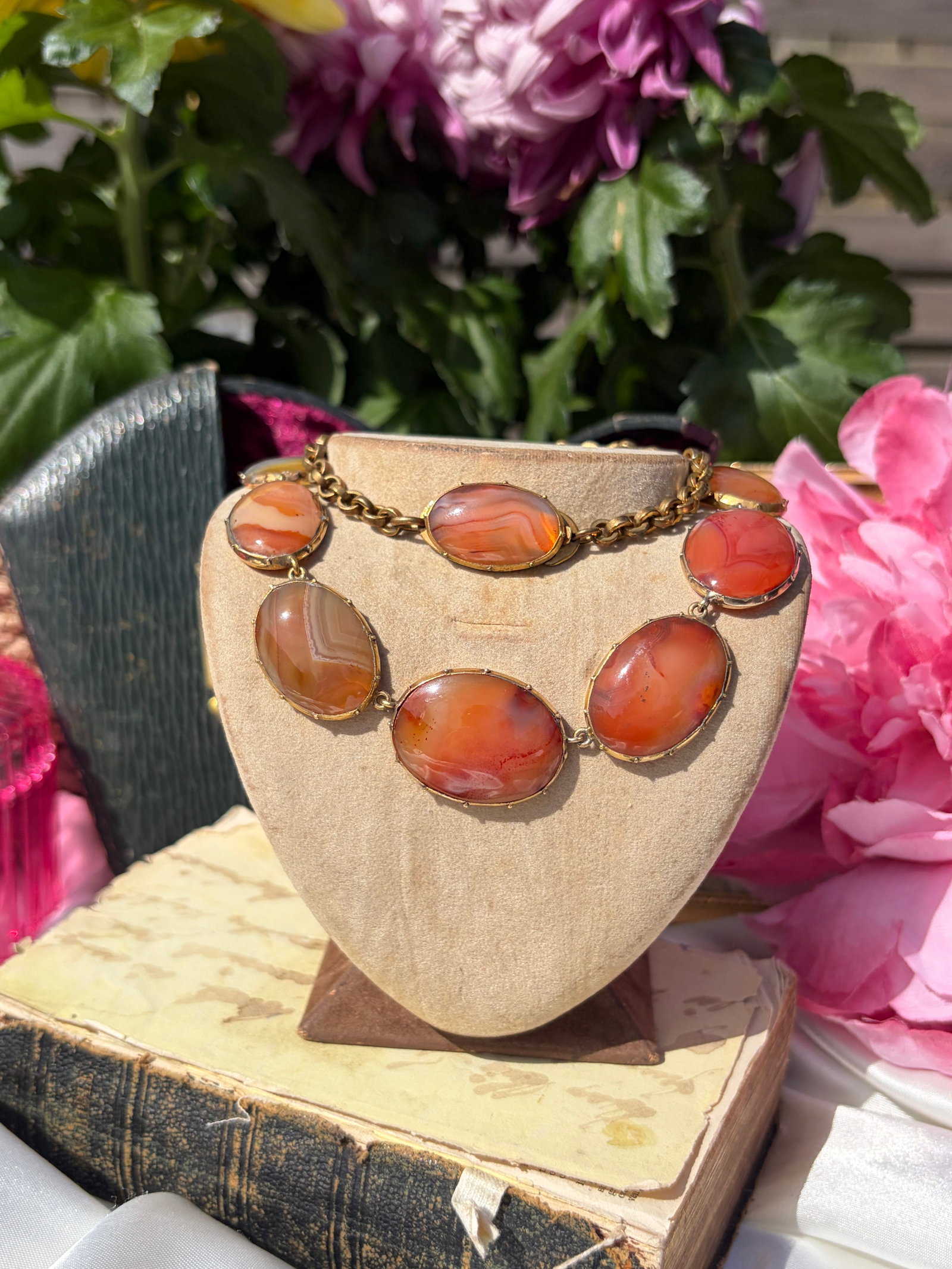 ANTIQUE CHUNKY AGATE NECKLACE IN GILT METAL - 2