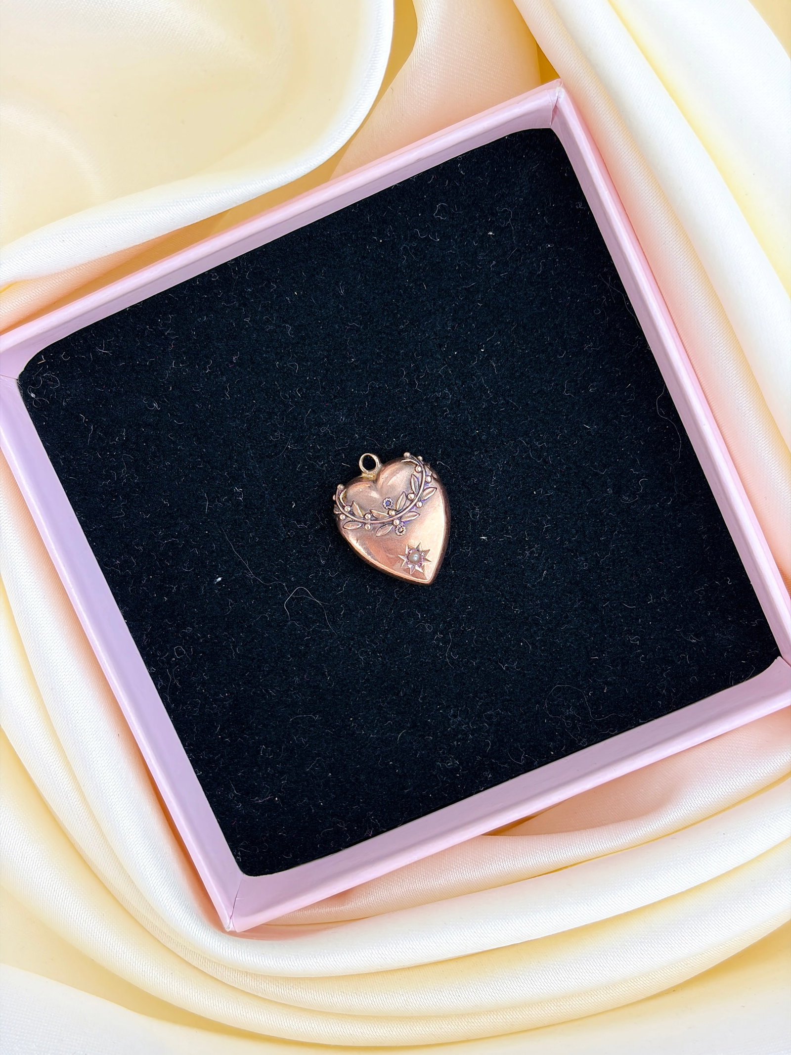 Sweet Antique 9ct Yellow Gold Pearl Heart Pendant - 5