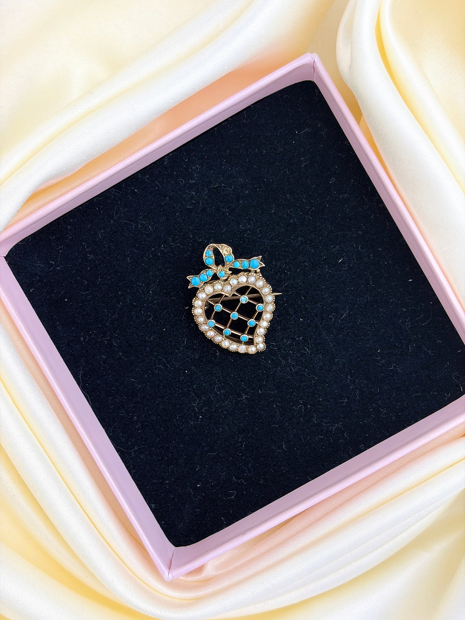 ANTIQUE 9CT GOLD MURLE BENNET TURQUOISE AND PEARL CROWNED HEART BROOCH - 5