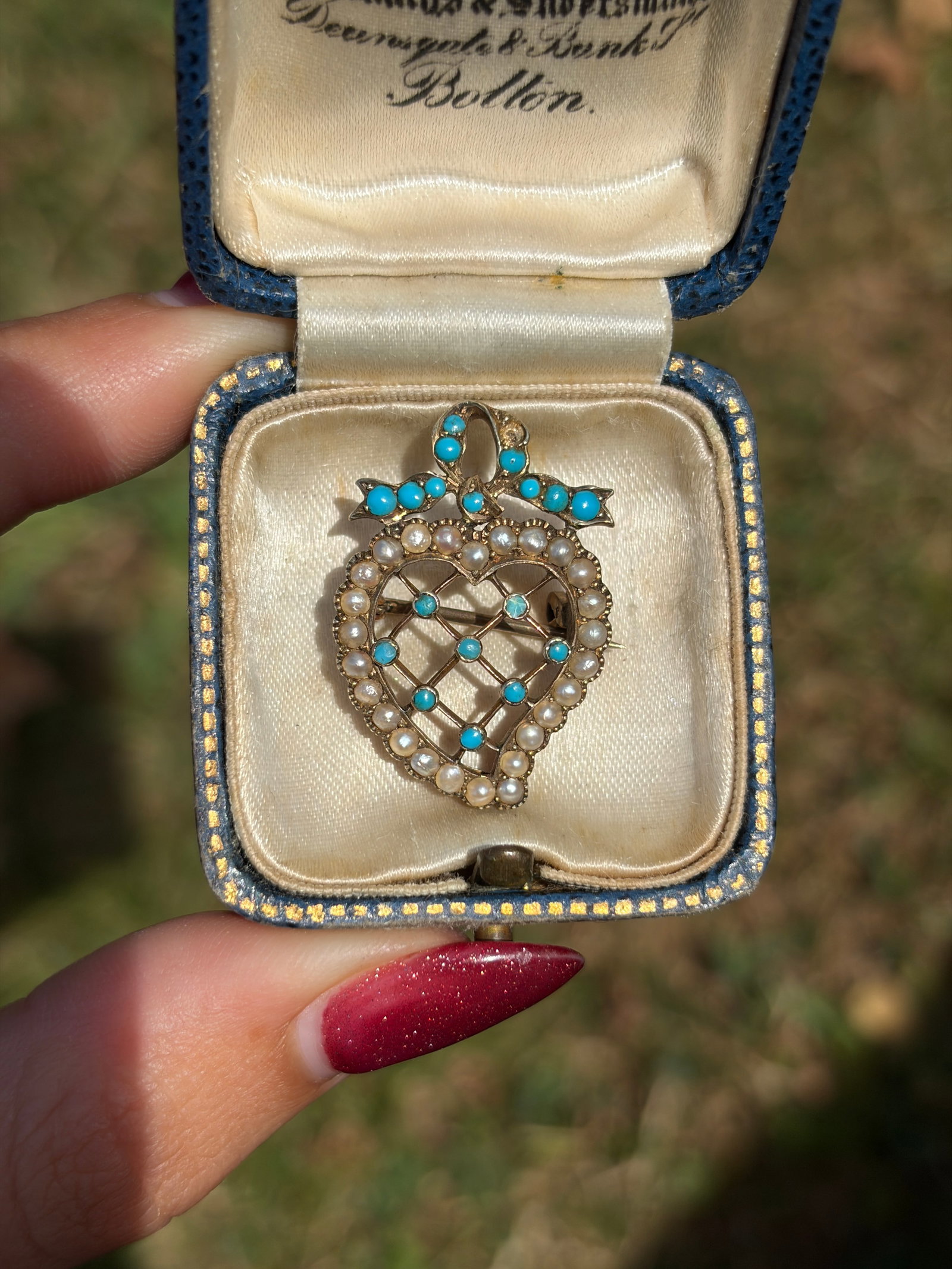 ANTIQUE 9CT GOLD MURLE BENNET TURQUOISE AND PEARL CROWNED HEART BROOCH - 9