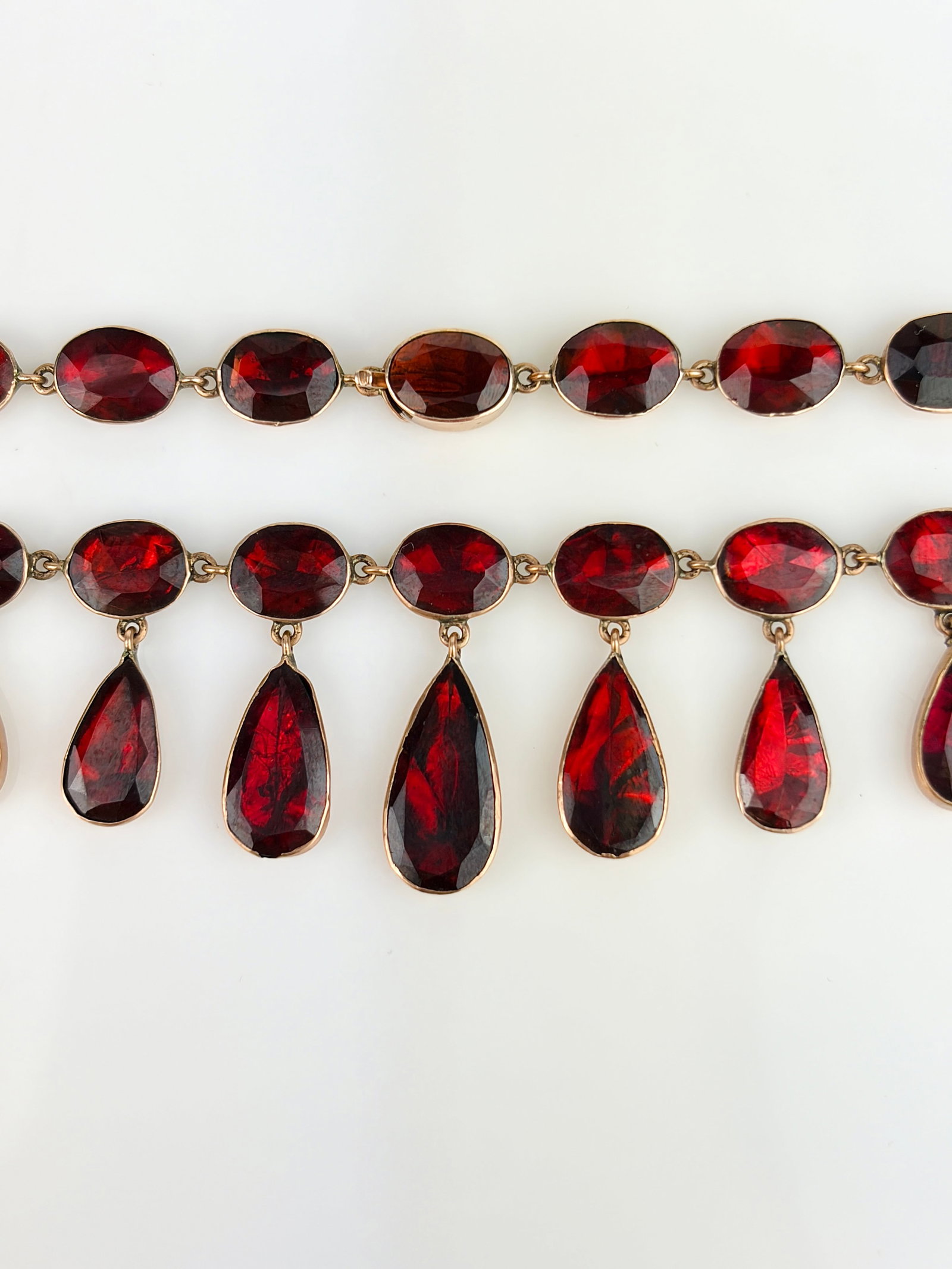 Incredible Antique Garnet Fringe Riviere Necklace in 9ct Gold - 7