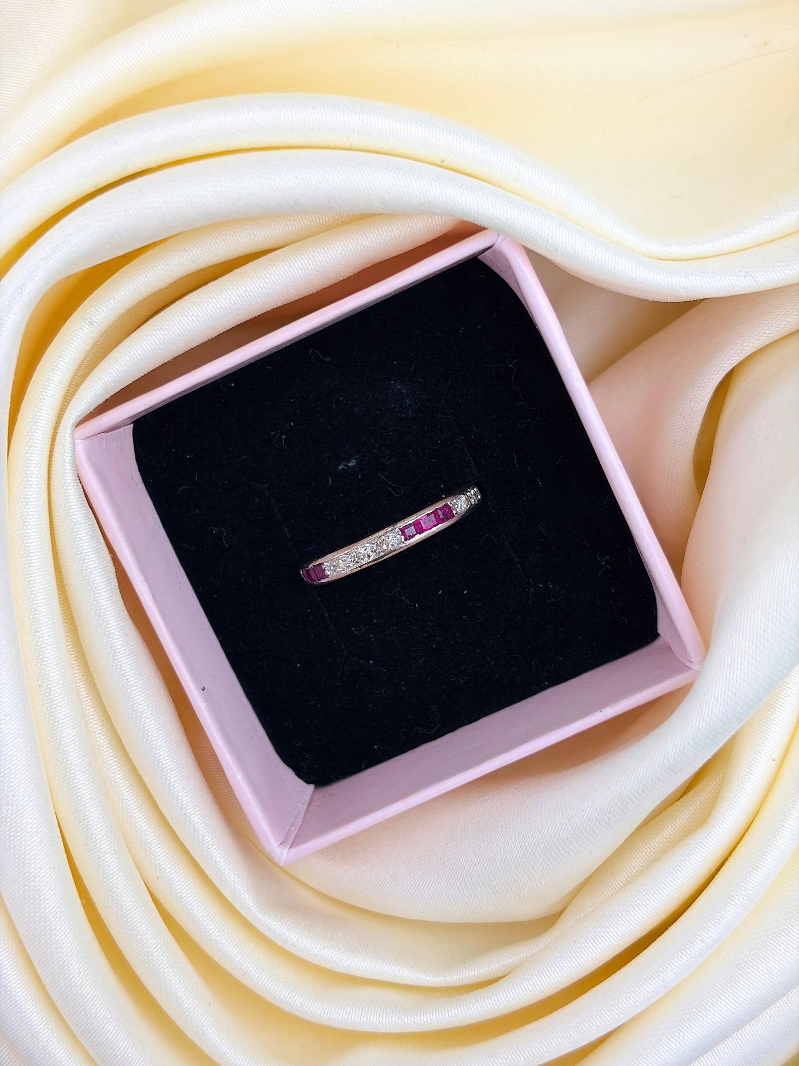 VINTAGE 18CT WHITE GOLD RUBY AND DIAMOND FULL ETERNITY RING - 9