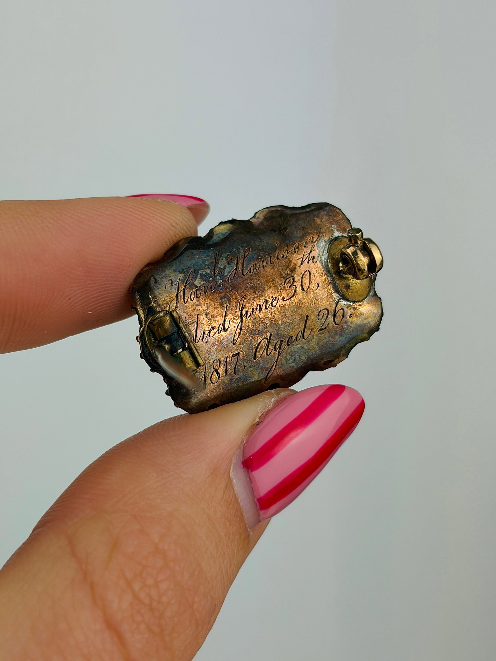 antique gold carved jet mourning brooch - 3