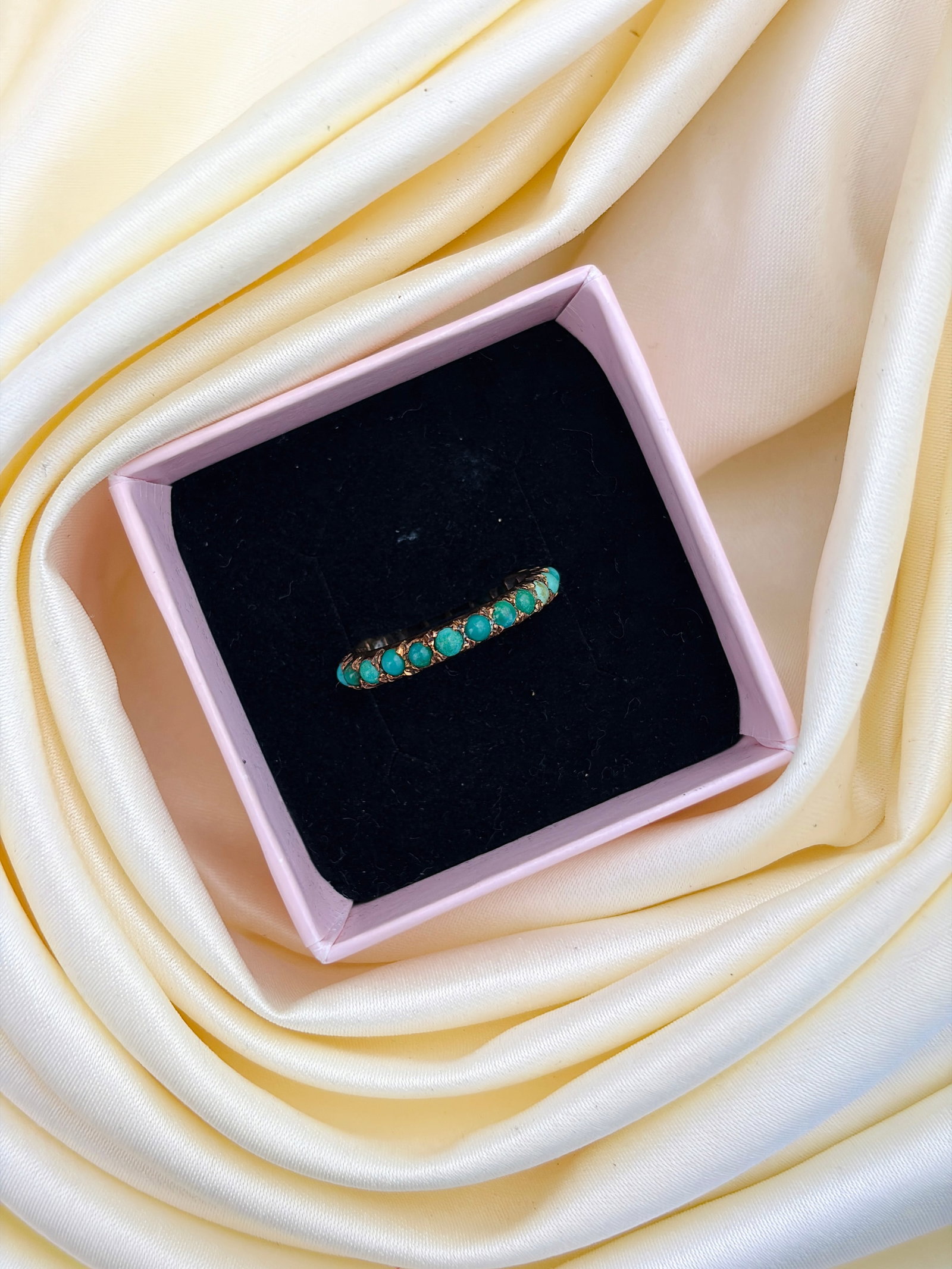 ANTIQUE TURQUOISE FULL ETERNITY BAND RING IN GOLD - 8