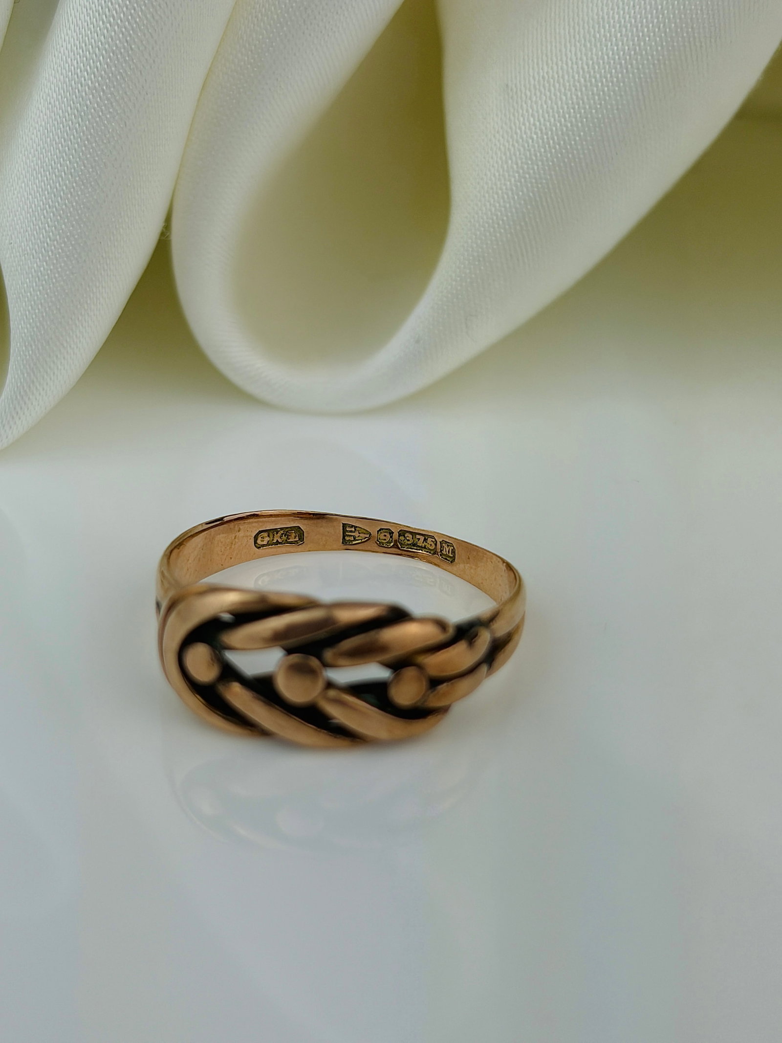 antique c.1895 9ct rose gold twisted keeper style ring - 4