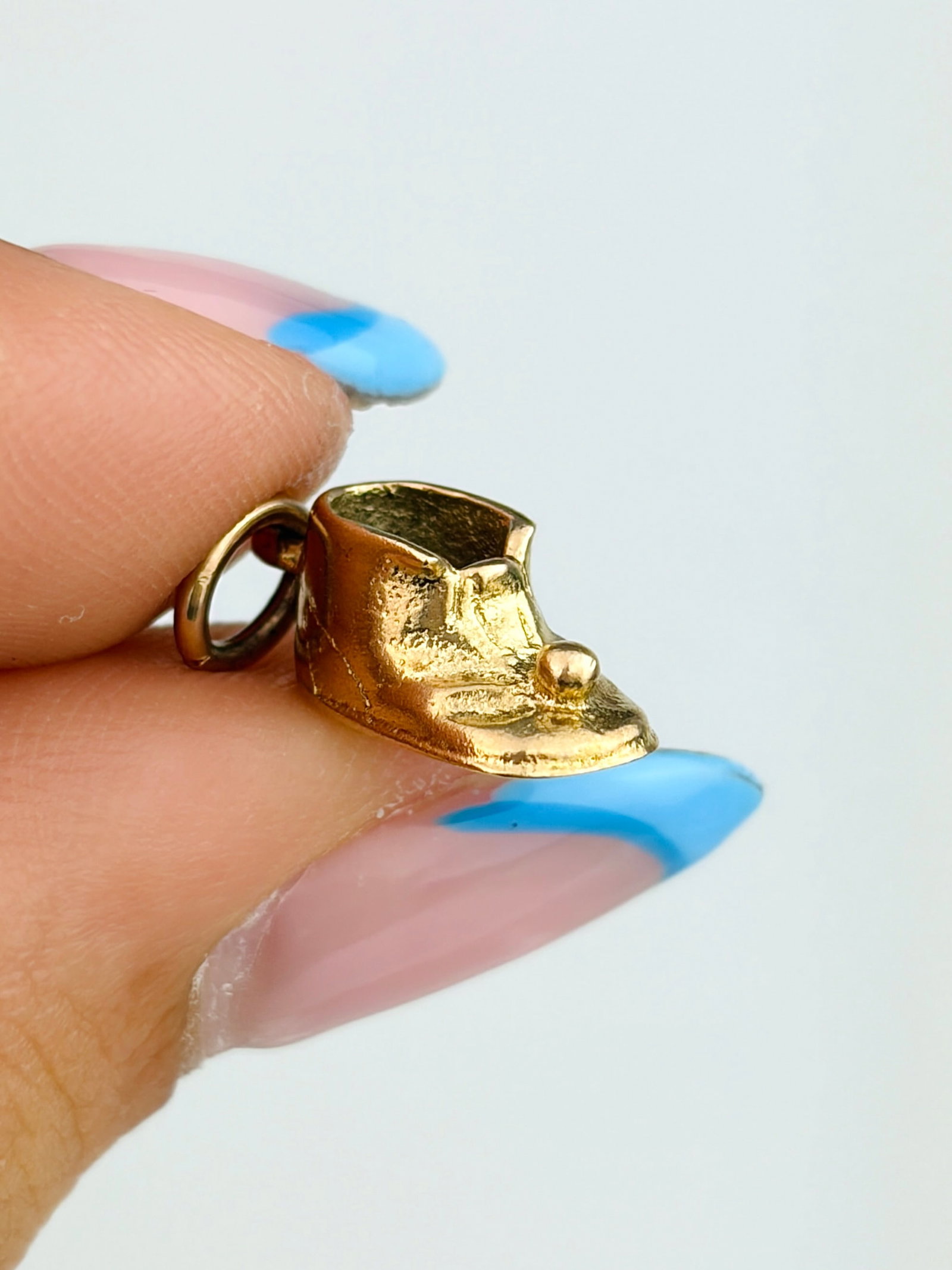 VINTAGE 9CT GOLD BABY BOOT CHARM: VINTAGE 9CT GOLD BABY BOOT CHARM