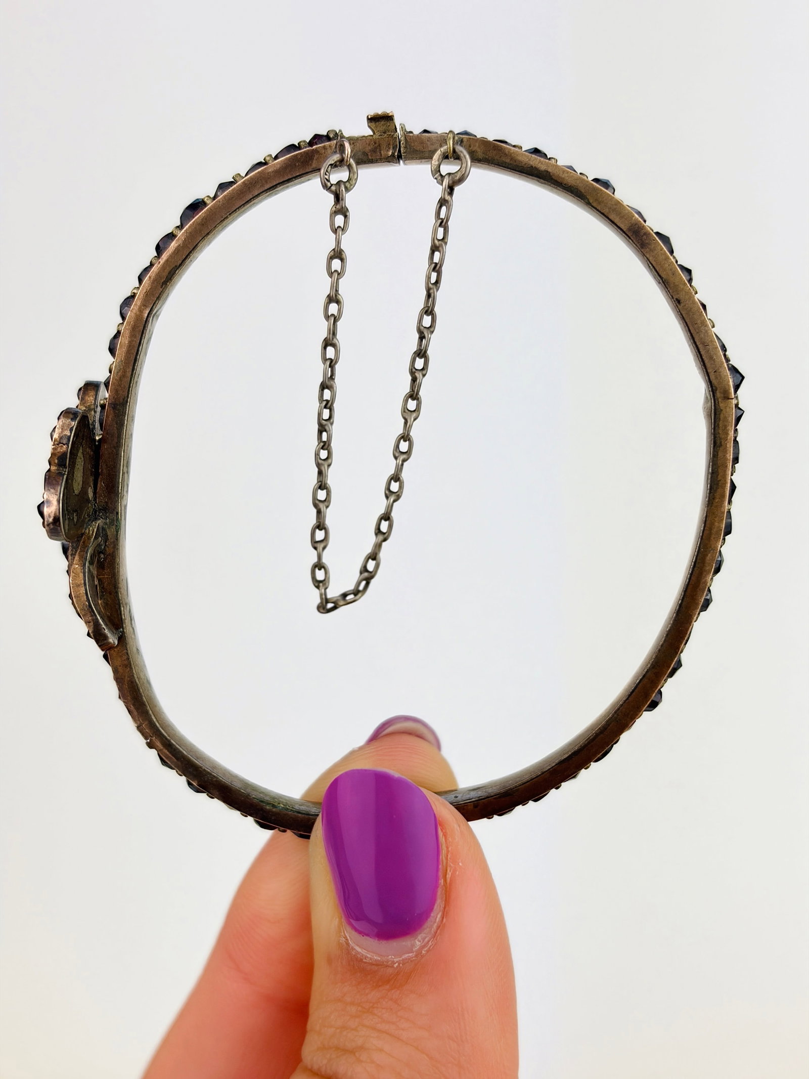 ANTIQUE BOHEMIAN GARNET PANSY BANGLE BRACELET - 2