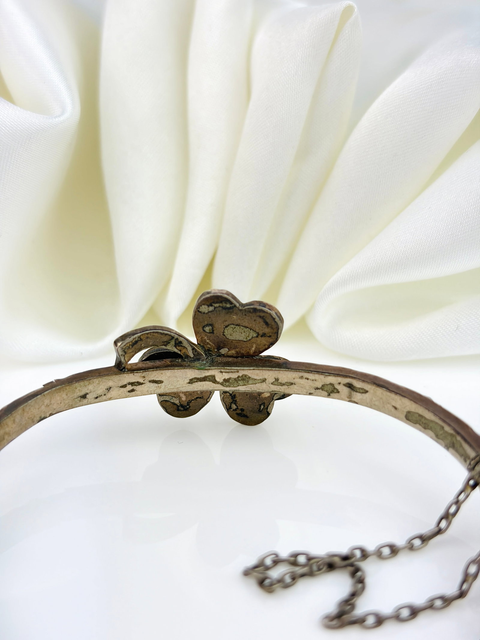 ANTIQUE BOHEMIAN GARNET PANSY BANGLE BRACELET - 3