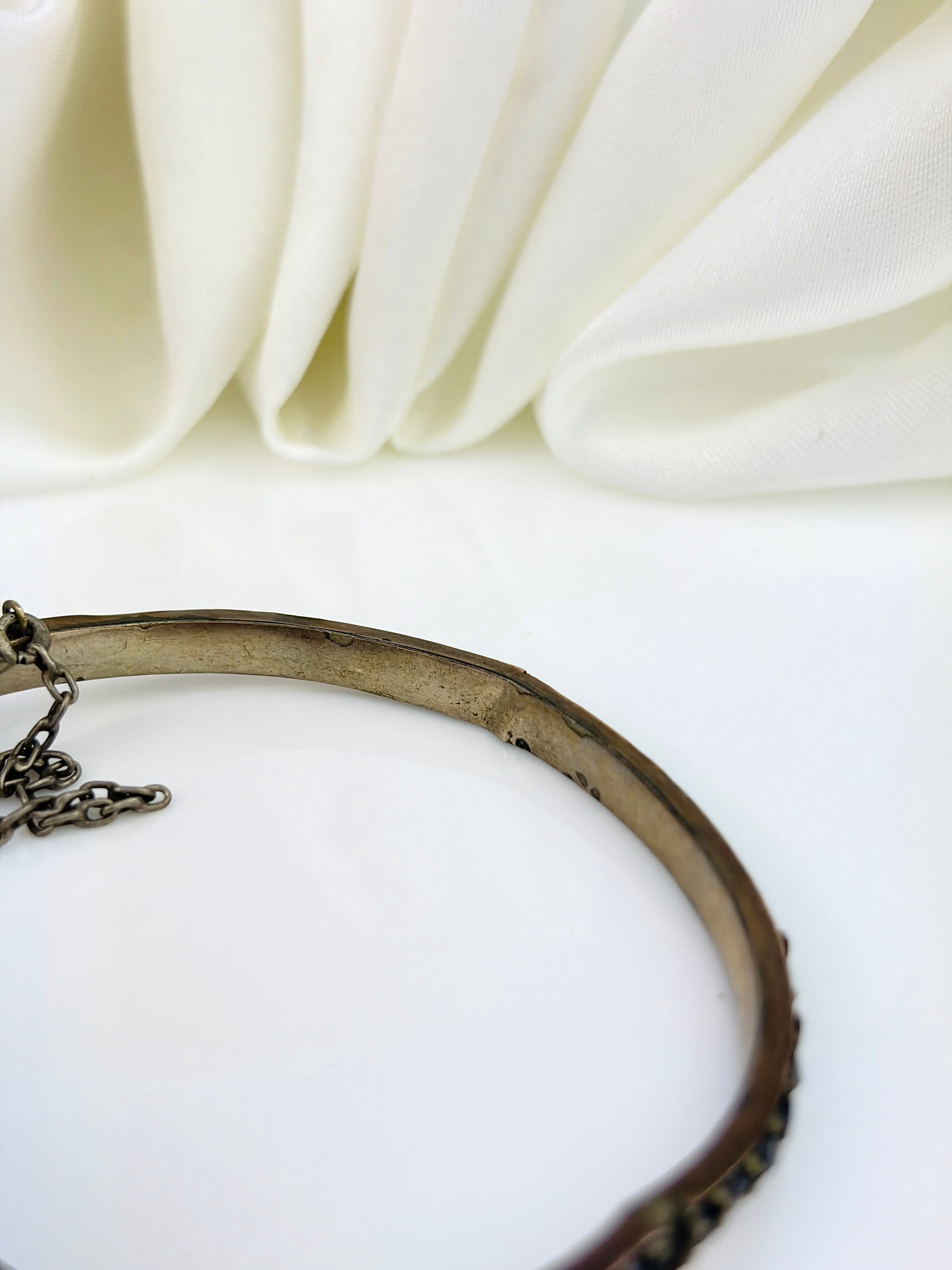 ANTIQUE BOHEMIAN GARNET PANSY BANGLE BRACELET - 4