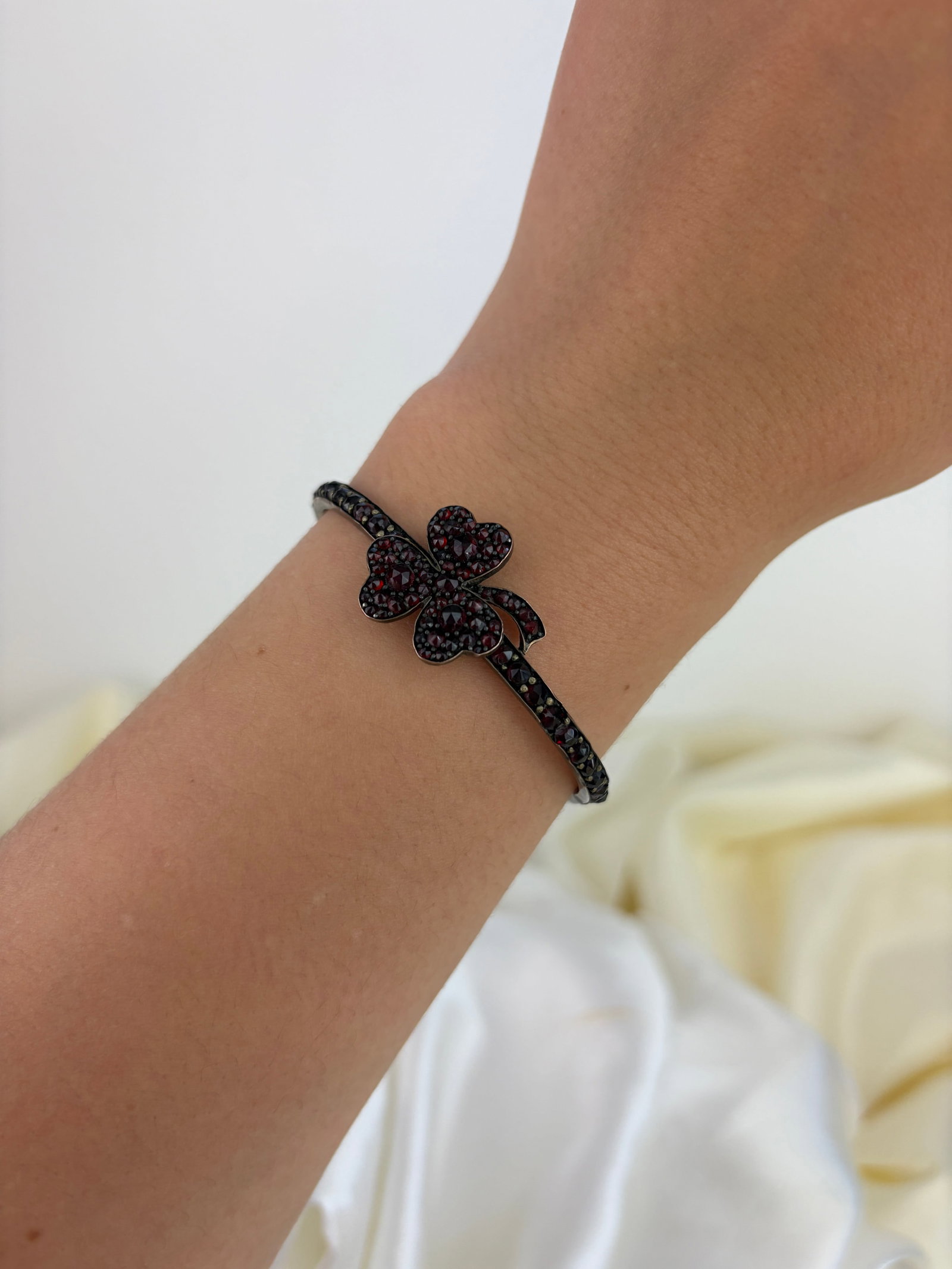 ANTIQUE BOHEMIAN GARNET PANSY BANGLE BRACELET - 7