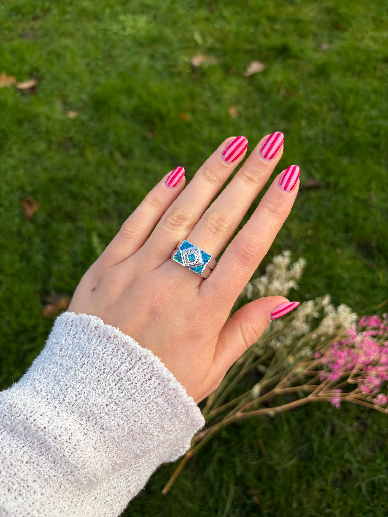 heavy / chunky 14ct white gold black opal and diamond signet style ring - 11
