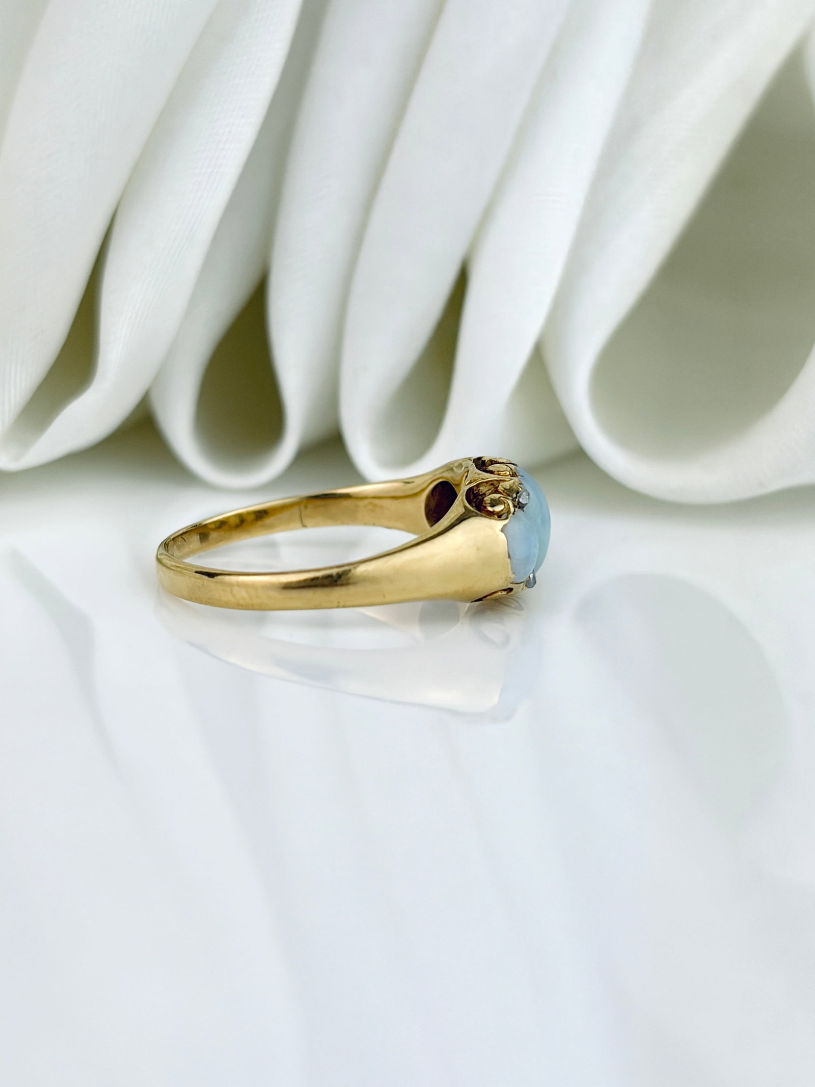 ANTIQUE 18CT YELLOW GOLD OPAL AND DIAMOND 3 STONE RING - 2