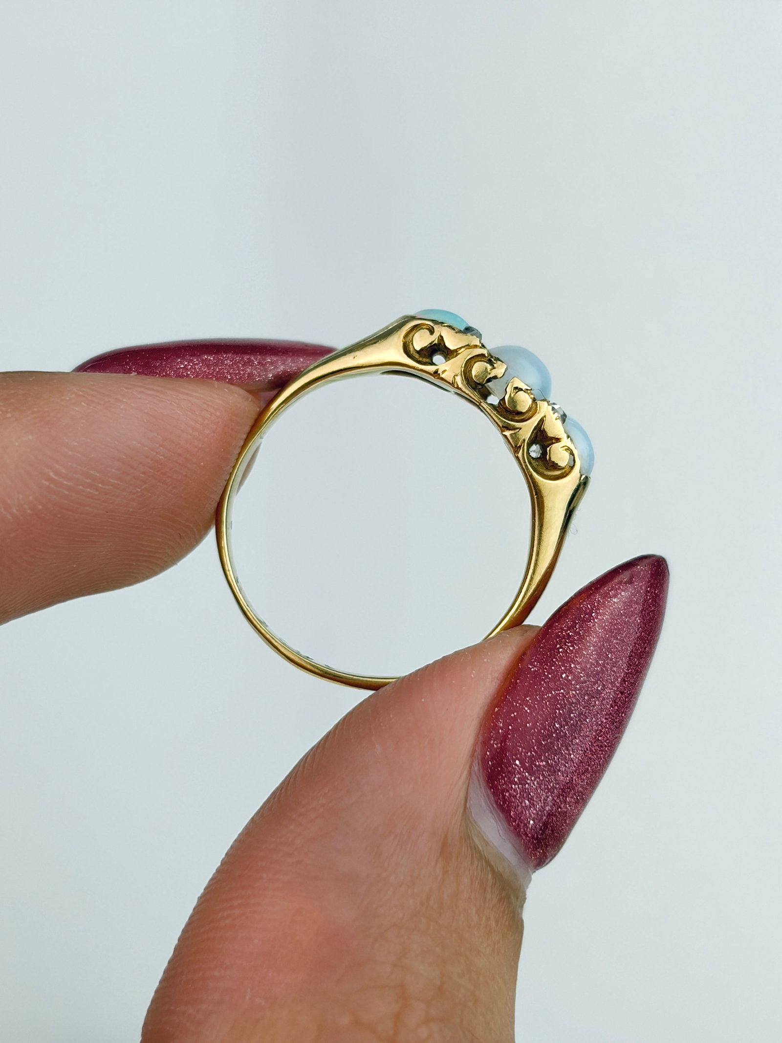 ANTIQUE 18CT YELLOW GOLD OPAL AND DIAMOND 3 STONE RING - 6