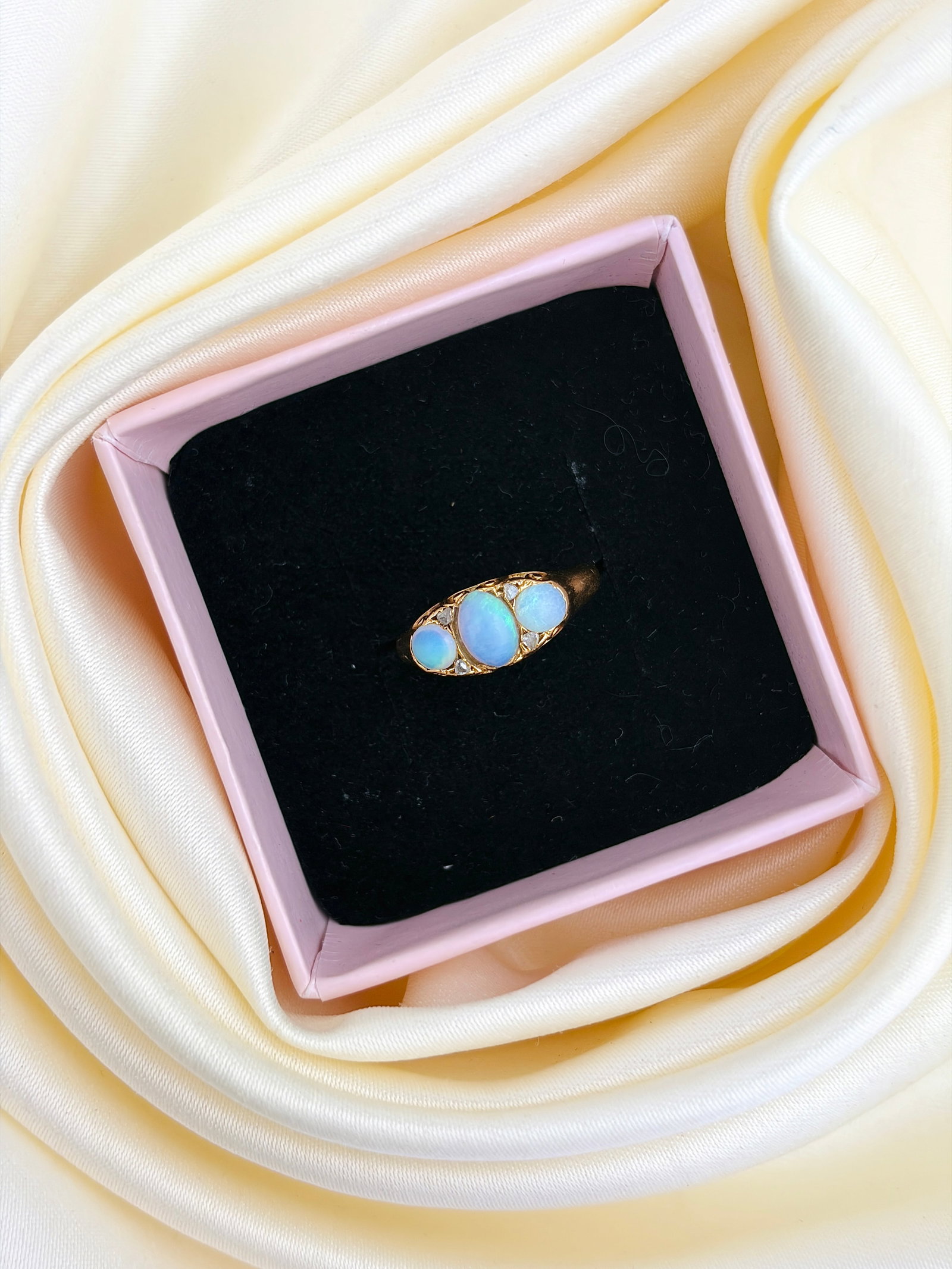 ANTIQUE 18CT YELLOW GOLD OPAL AND DIAMOND 3 STONE RING - 7