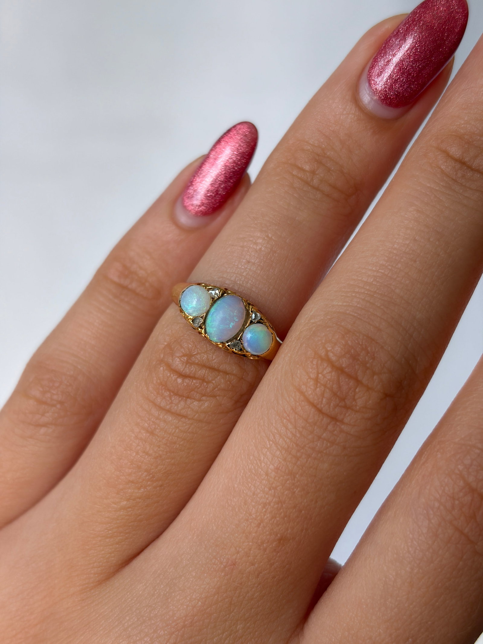 ANTIQUE 18CT YELLOW GOLD OPAL AND DIAMOND 3 STONE RING - 8