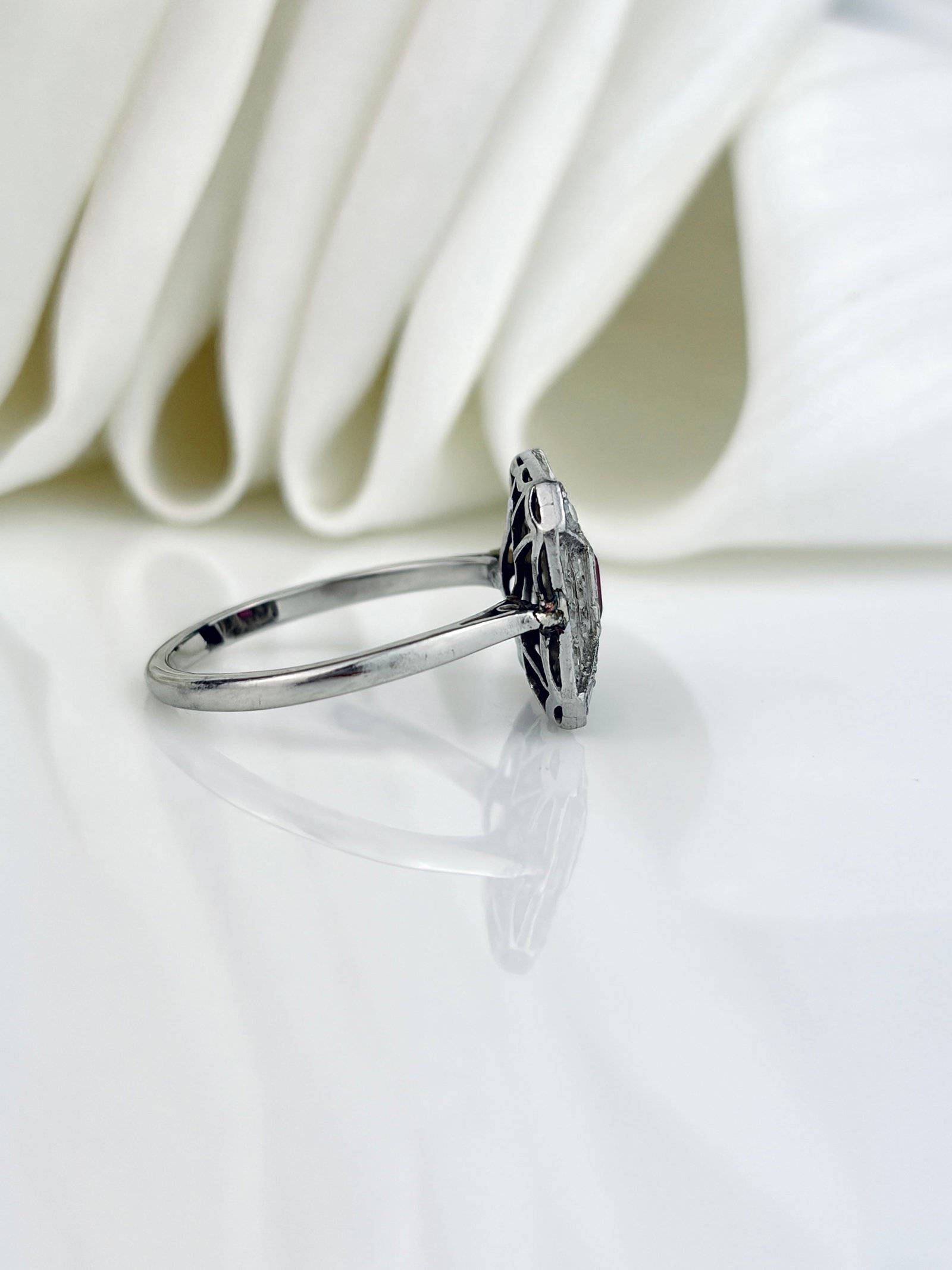 ANTIQUE ART DECO ERA PLATINUM RUBY AND DIAMOND SQUARE RING - 2
