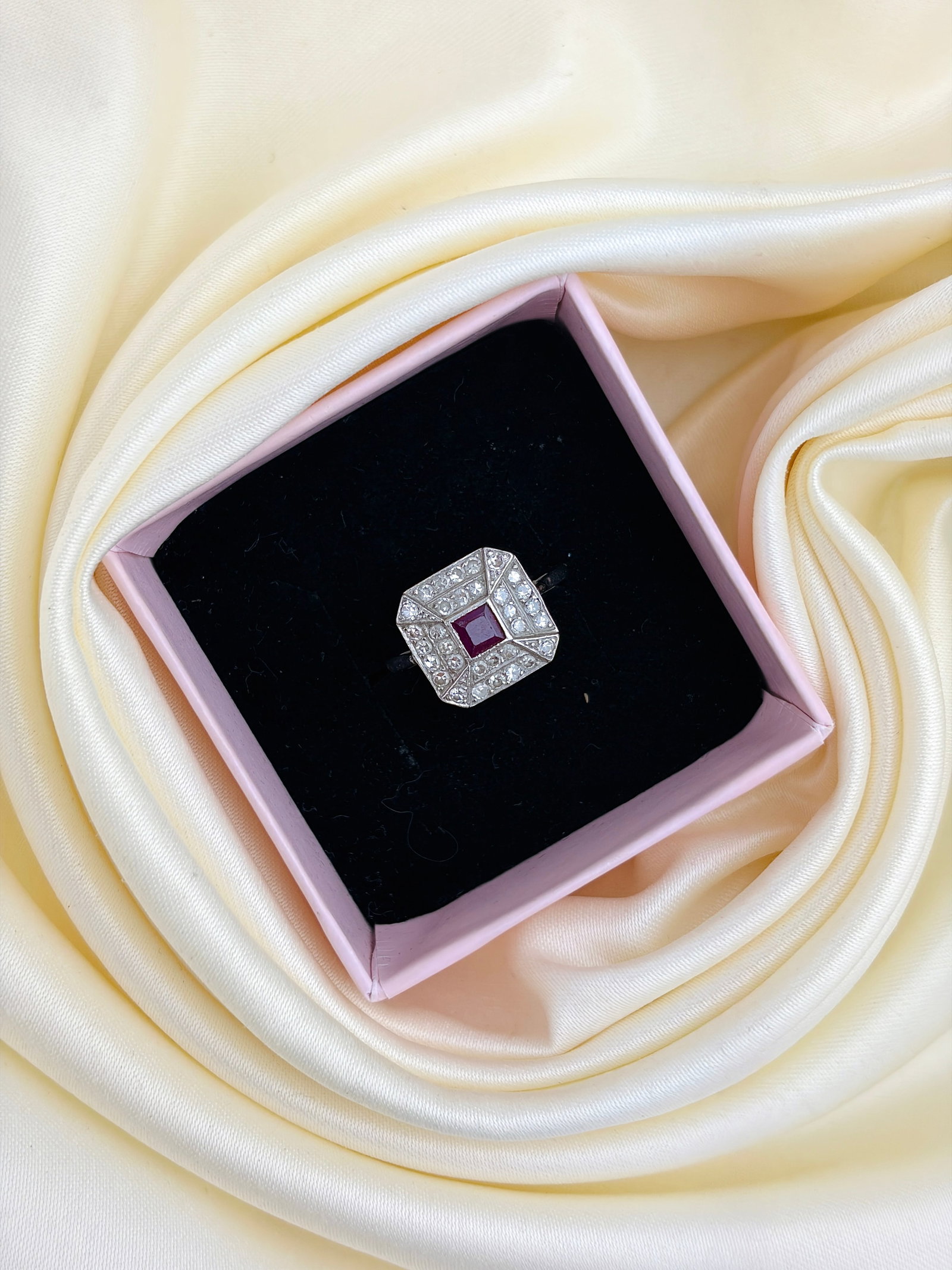 ANTIQUE ART DECO ERA PLATINUM RUBY AND DIAMOND SQUARE RING - 7