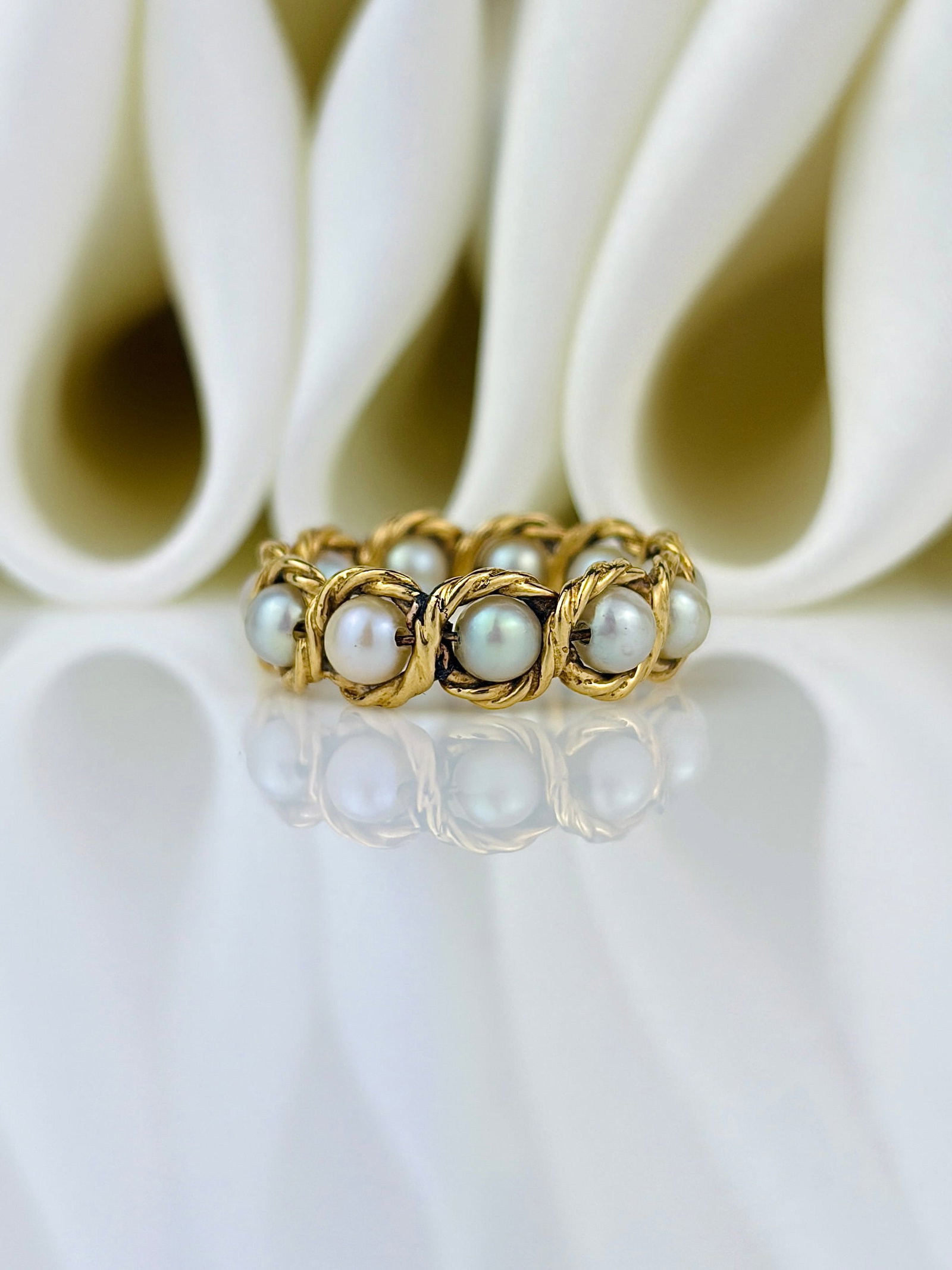WONDERFUL 9CT GOLD PEARL FULL ETERNITY BAND RING - 2