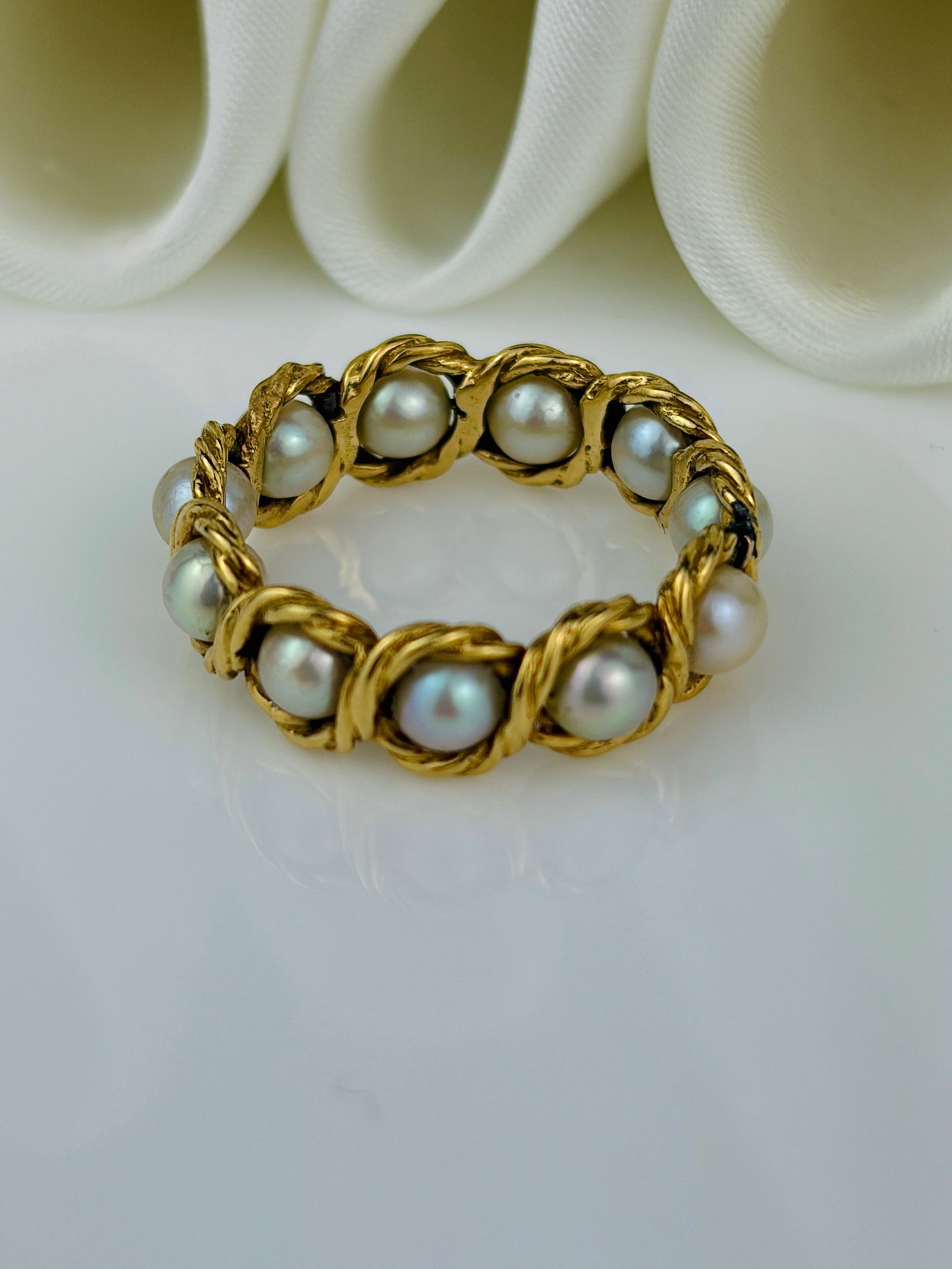 WONDERFUL 9CT GOLD PEARL FULL ETERNITY BAND RING - 3