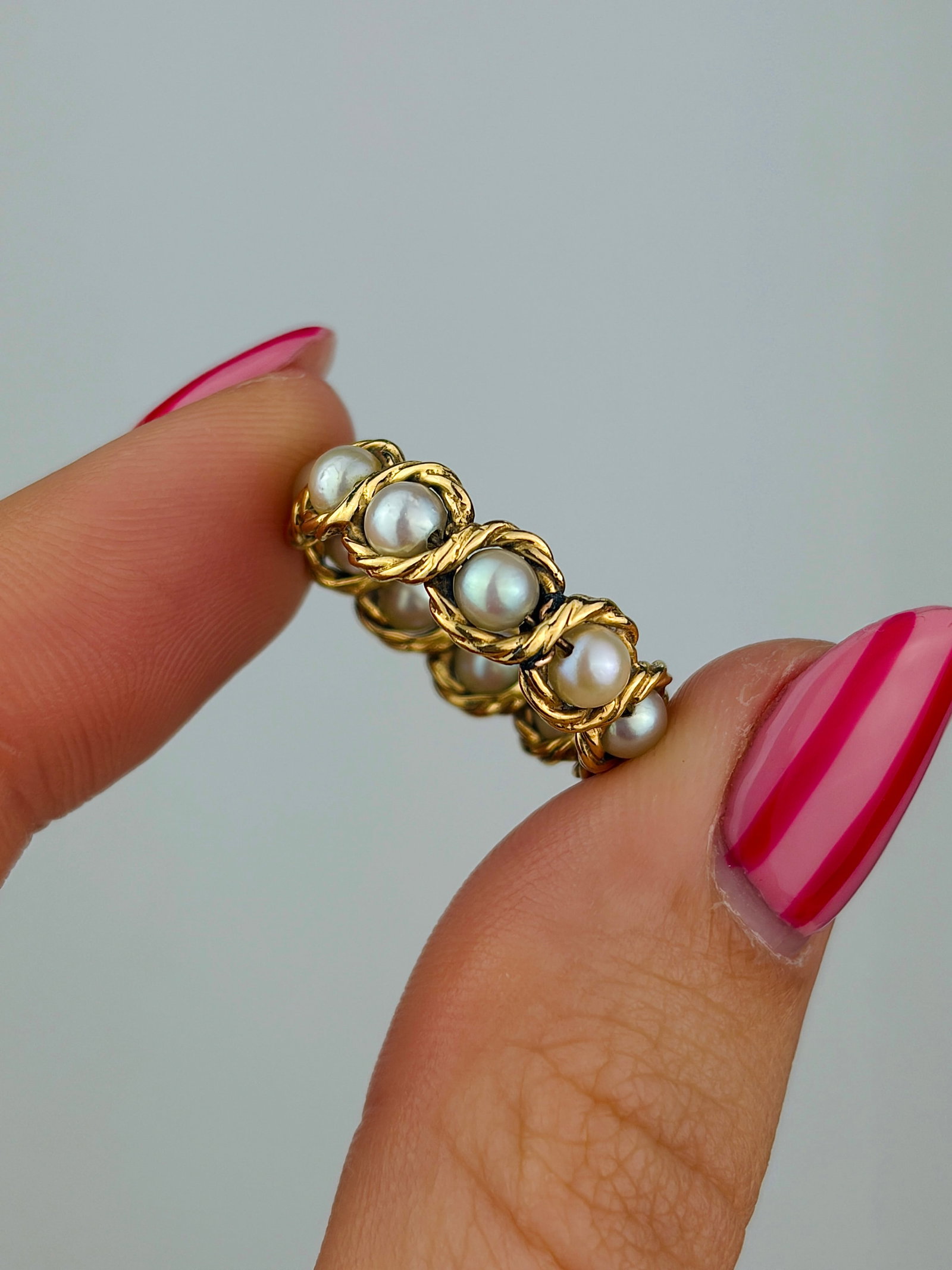 WONDERFUL 9CT GOLD PEARL FULL ETERNITY BAND RING - 4