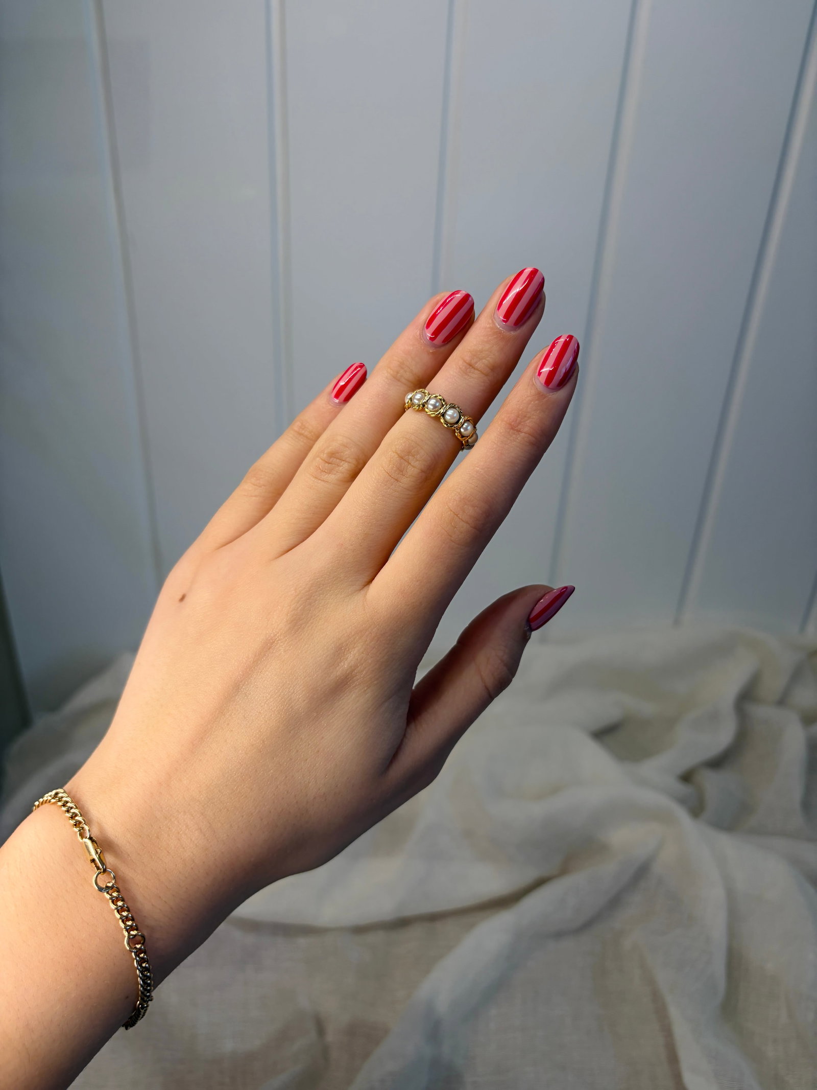 WONDERFUL 9CT GOLD PEARL FULL ETERNITY BAND RING - 8