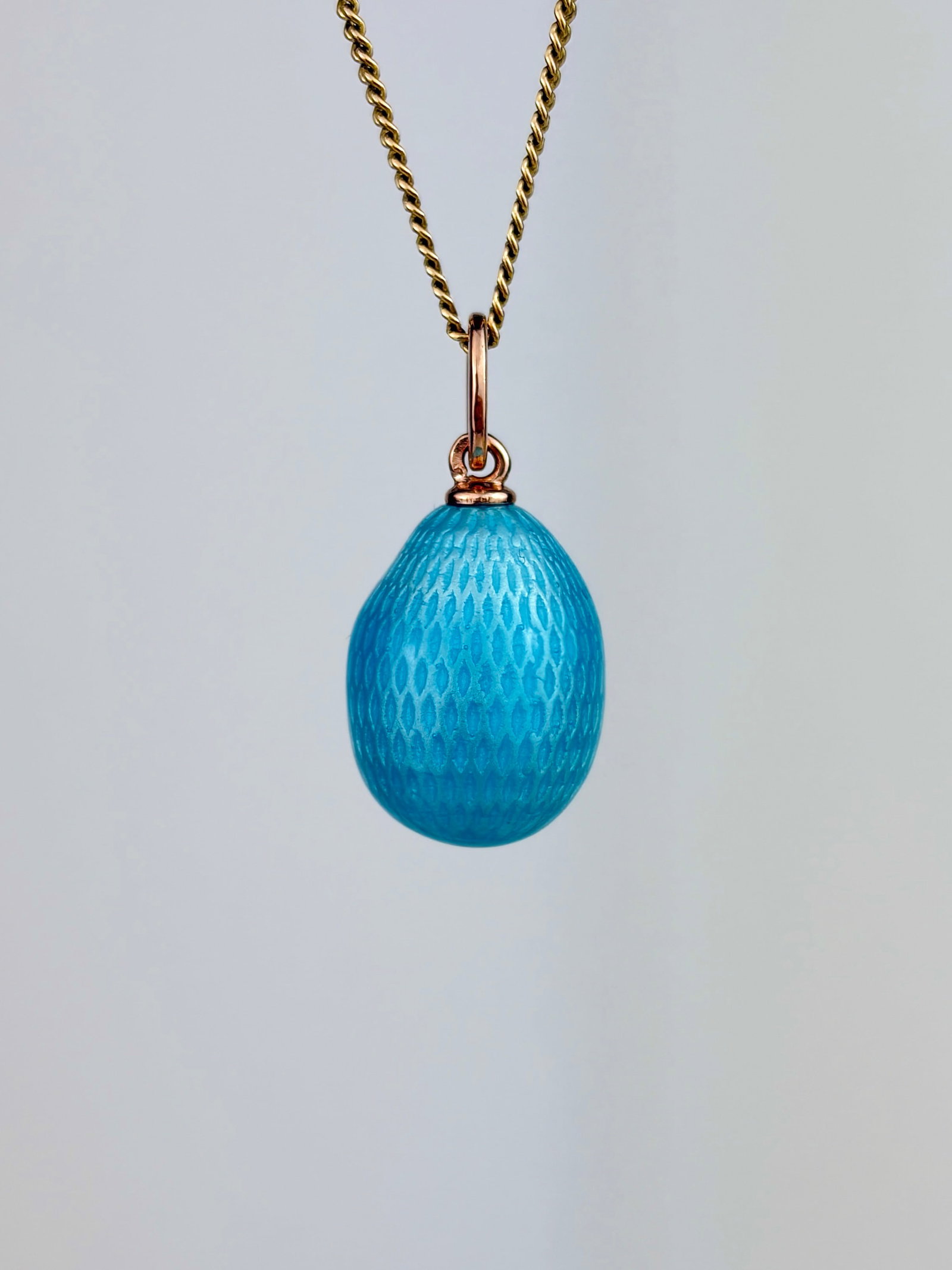 ANTIQUE BLUE ENAMEL RUSSIAN EGG PENDANT IN 14CT GOLD (1 of 8)