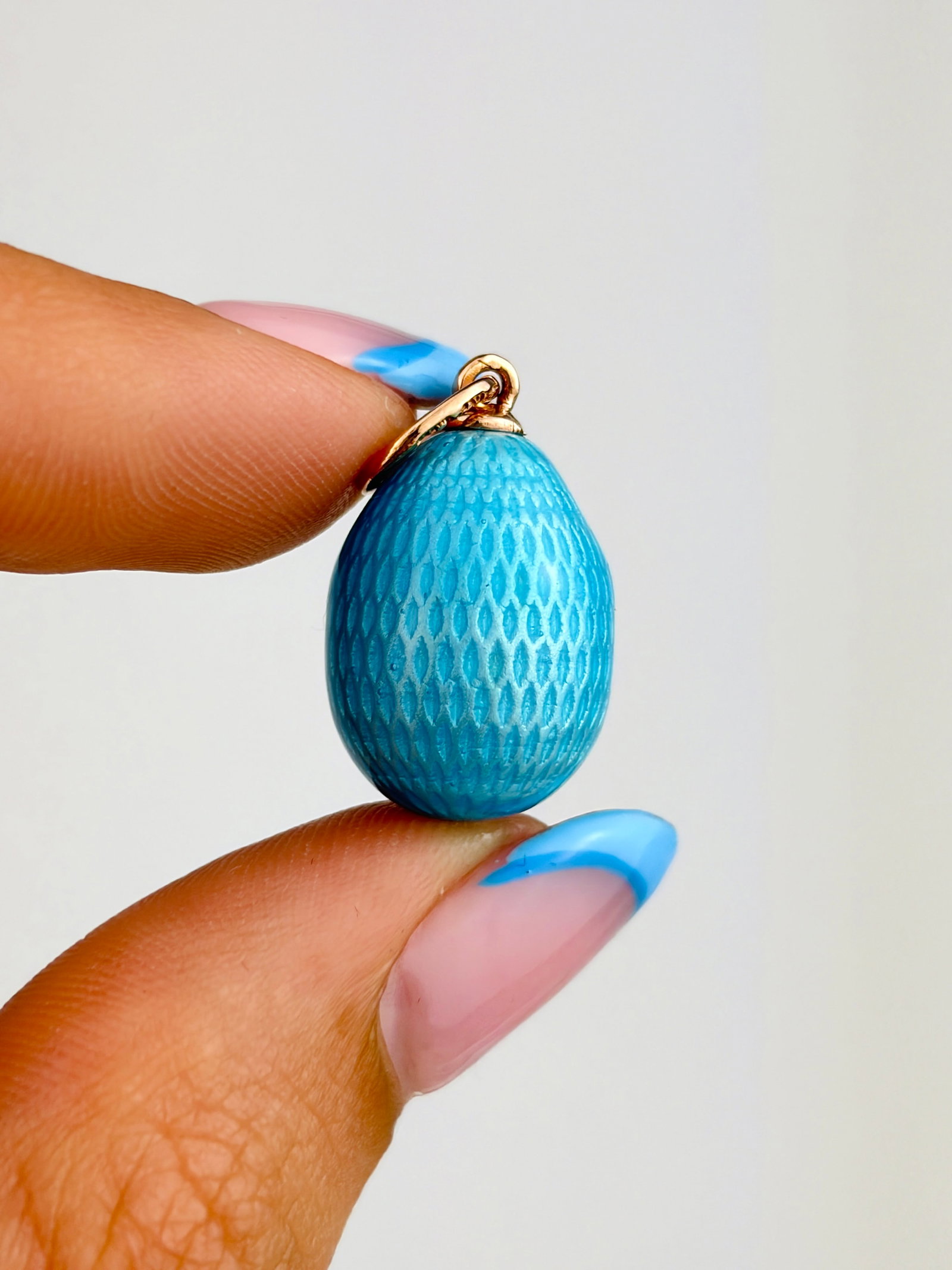 ANTIQUE BLUE ENAMEL RUSSIAN EGG PENDANT IN 14CT GOLD - 2
