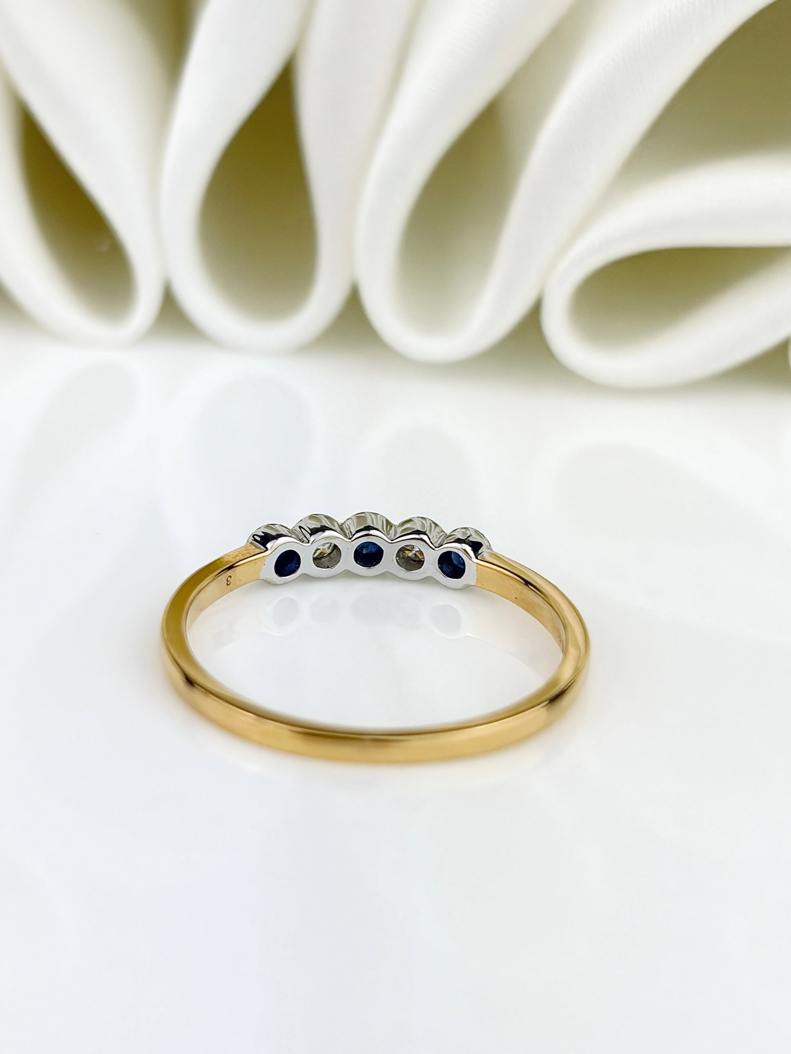 Sweet 18ct Yellow Gold Sapphire And Diamond 5 Stone Ring - 3