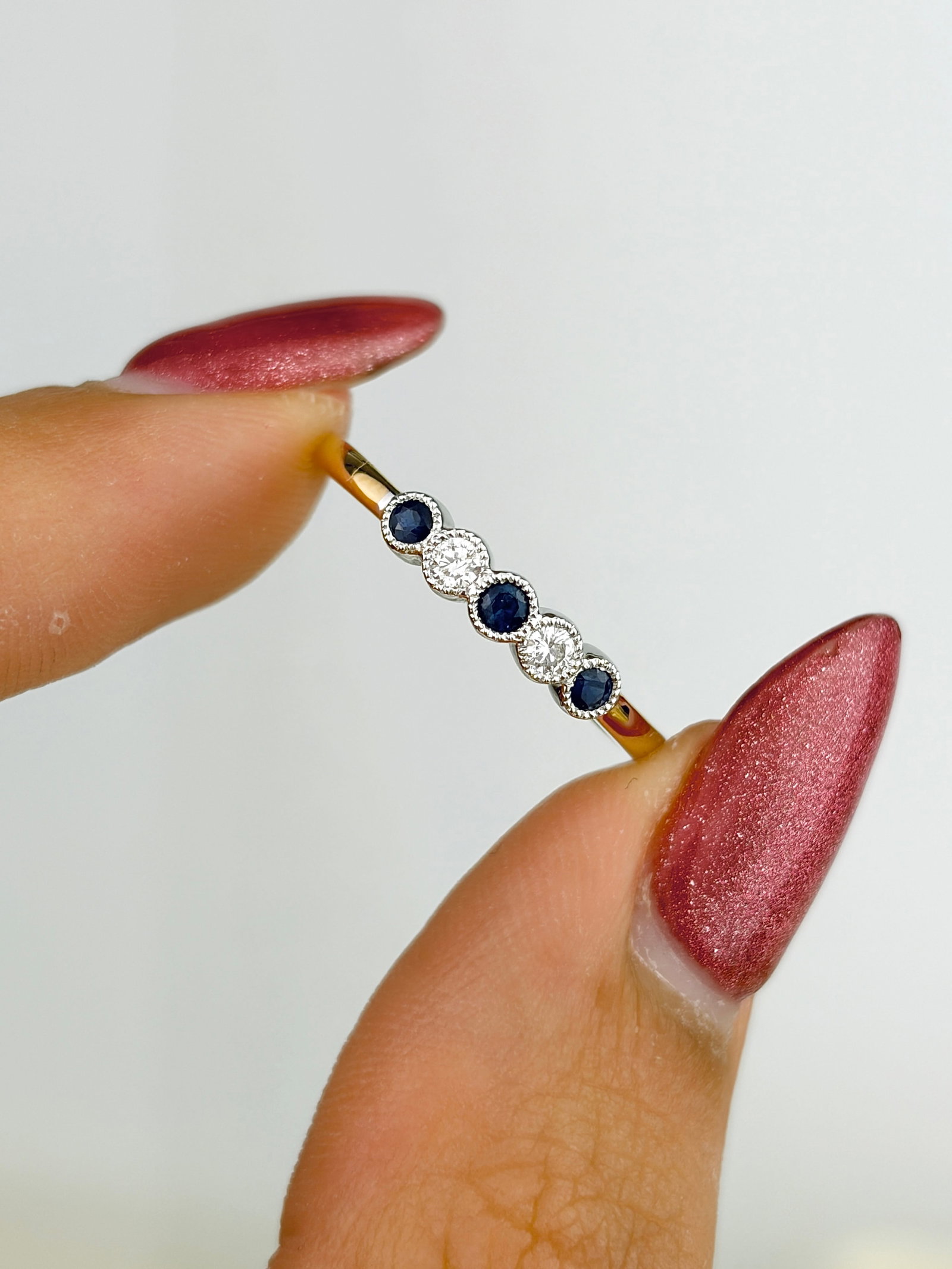 Sweet 18ct Yellow Gold Sapphire And Diamond 5 Stone Ring - 5