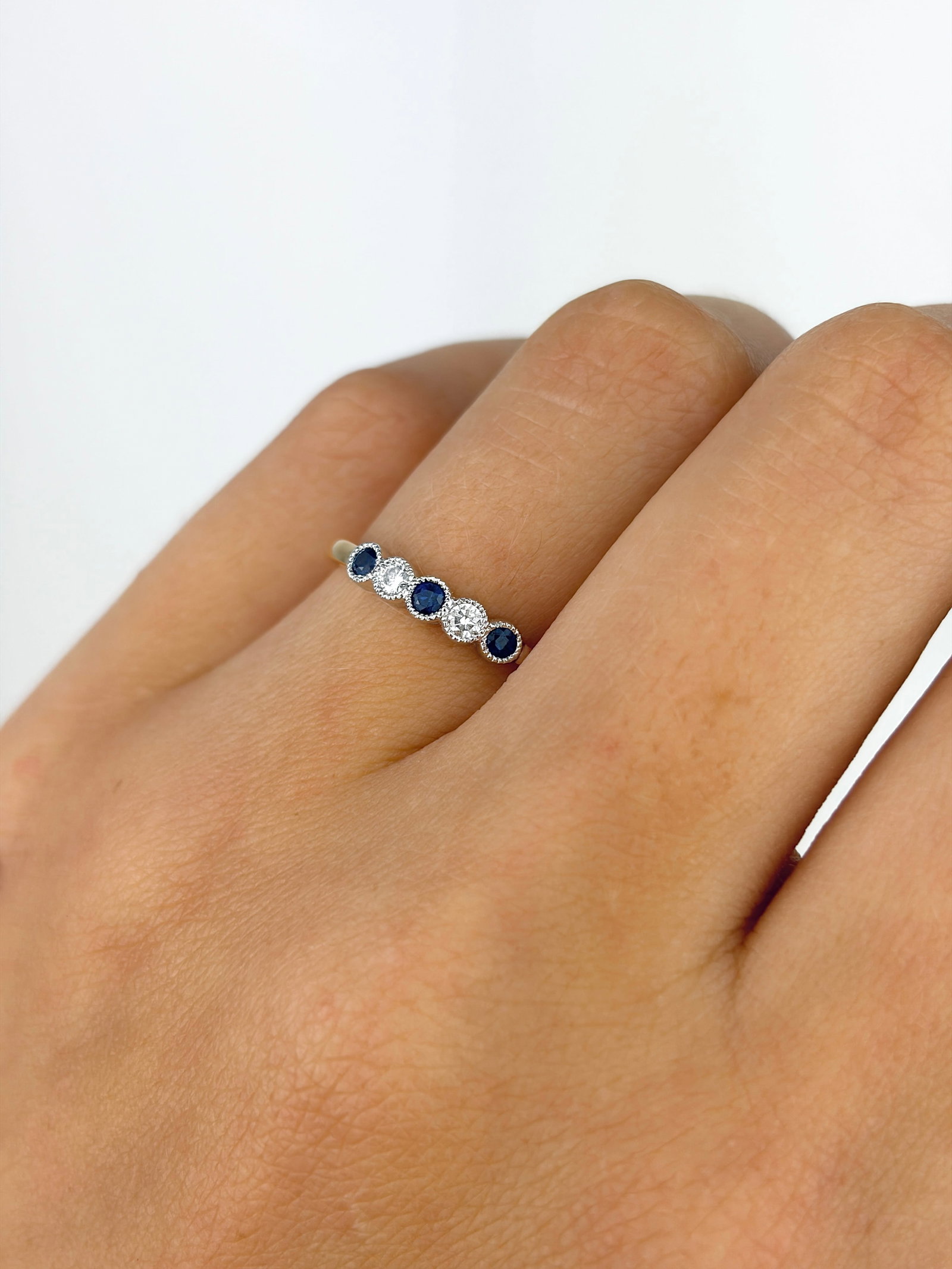 Sweet 18ct Yellow Gold Sapphire And Diamond 5 Stone Ring - 8