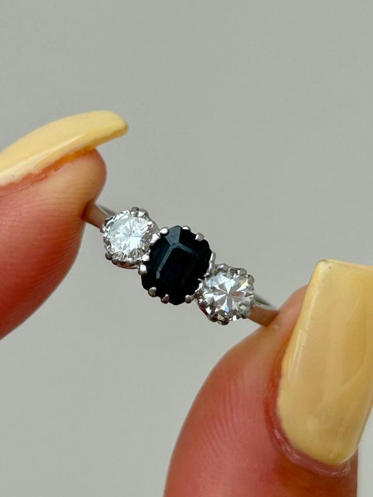 Antique Sapphire and Diamond 3 Stone Ring in Platinum: Antique Sapphire and Diamond 3 Stone Ring in Platinum 2 x 35pts diamonds = 70pts truly exquisite sapphire in between two bright clean diamonds! 