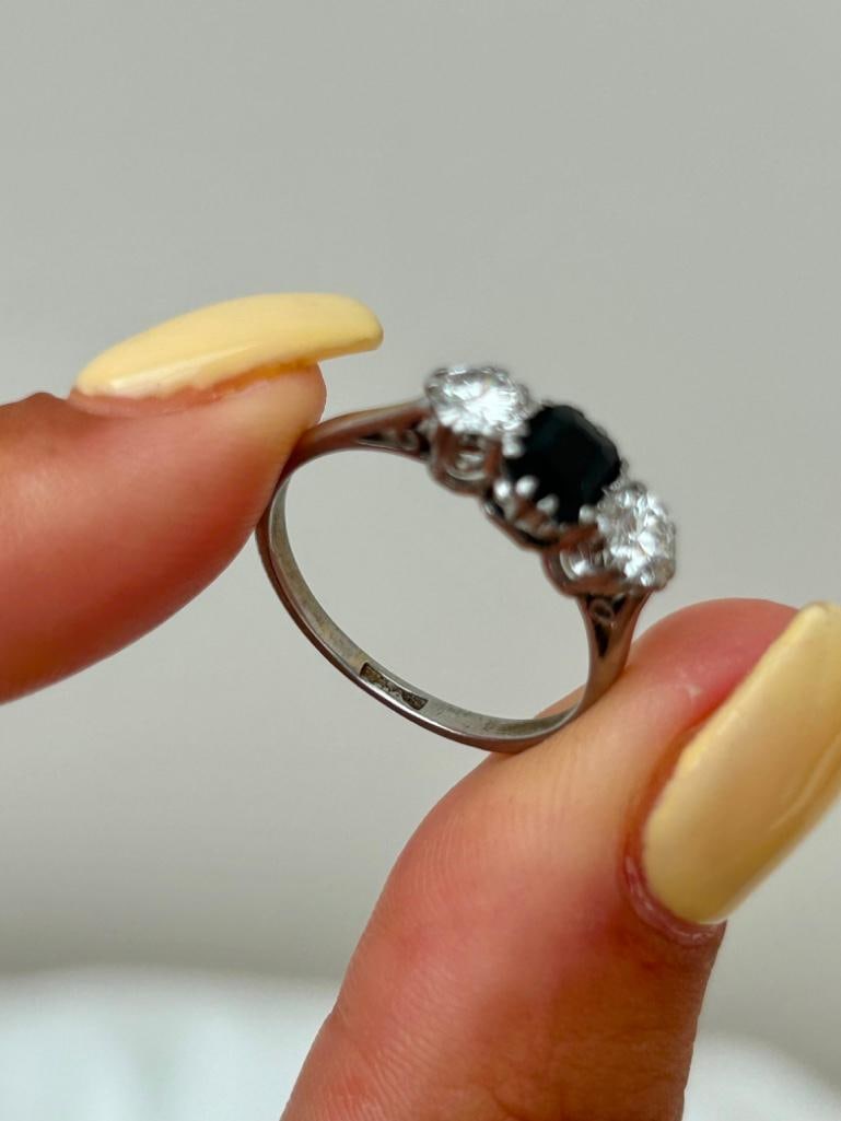 Antique Sapphire and Diamond 3 Stone Ring in Platinum - 7
