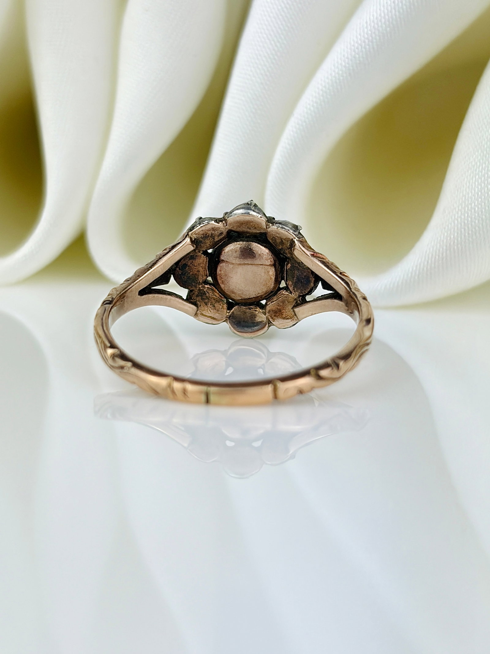 ANTIQUE ROSE CUT DIAMOND CLUSTER RING IN 15CT GOLD - 3