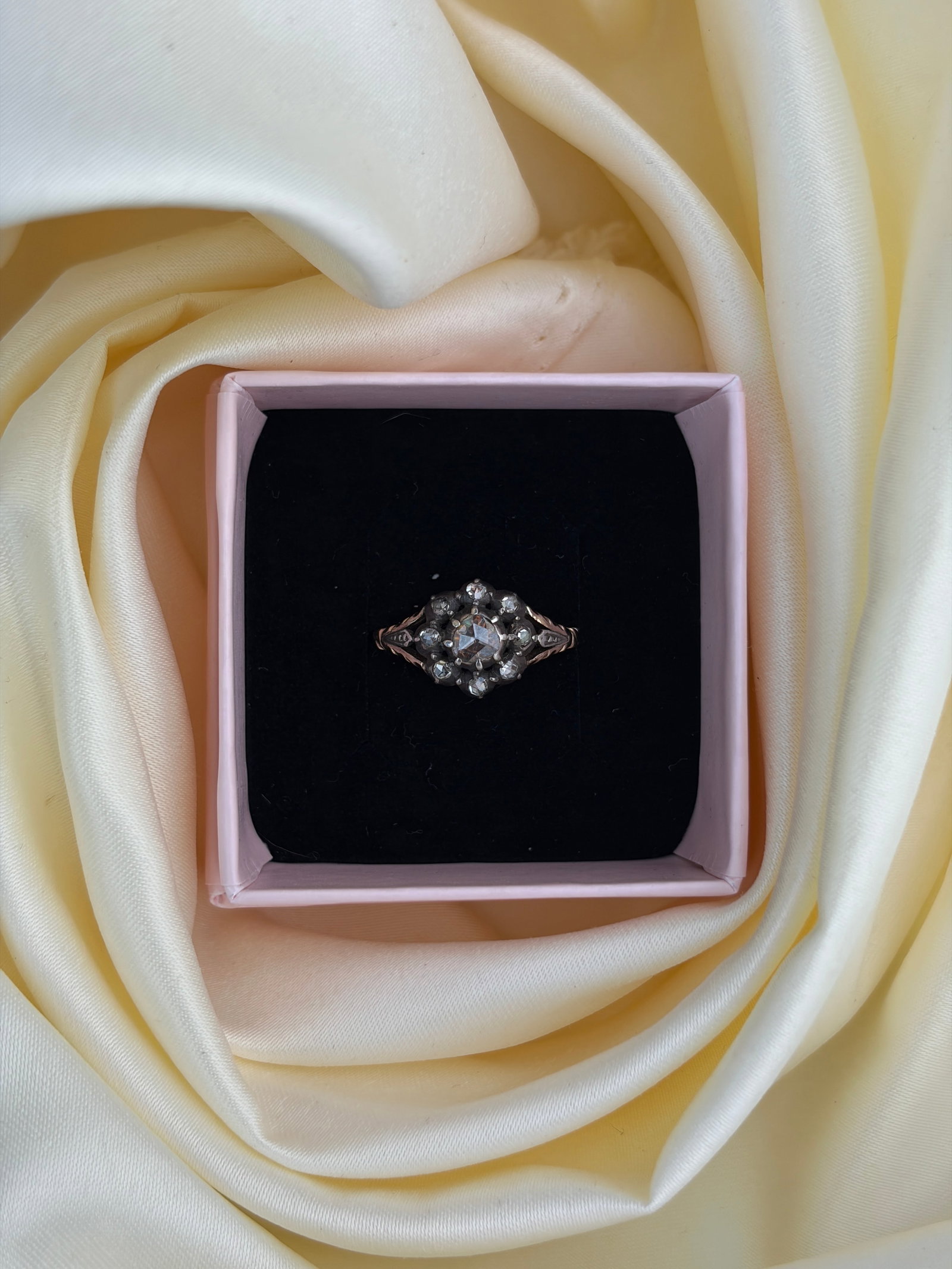 ANTIQUE ROSE CUT DIAMOND CLUSTER RING IN 15CT GOLD - 7