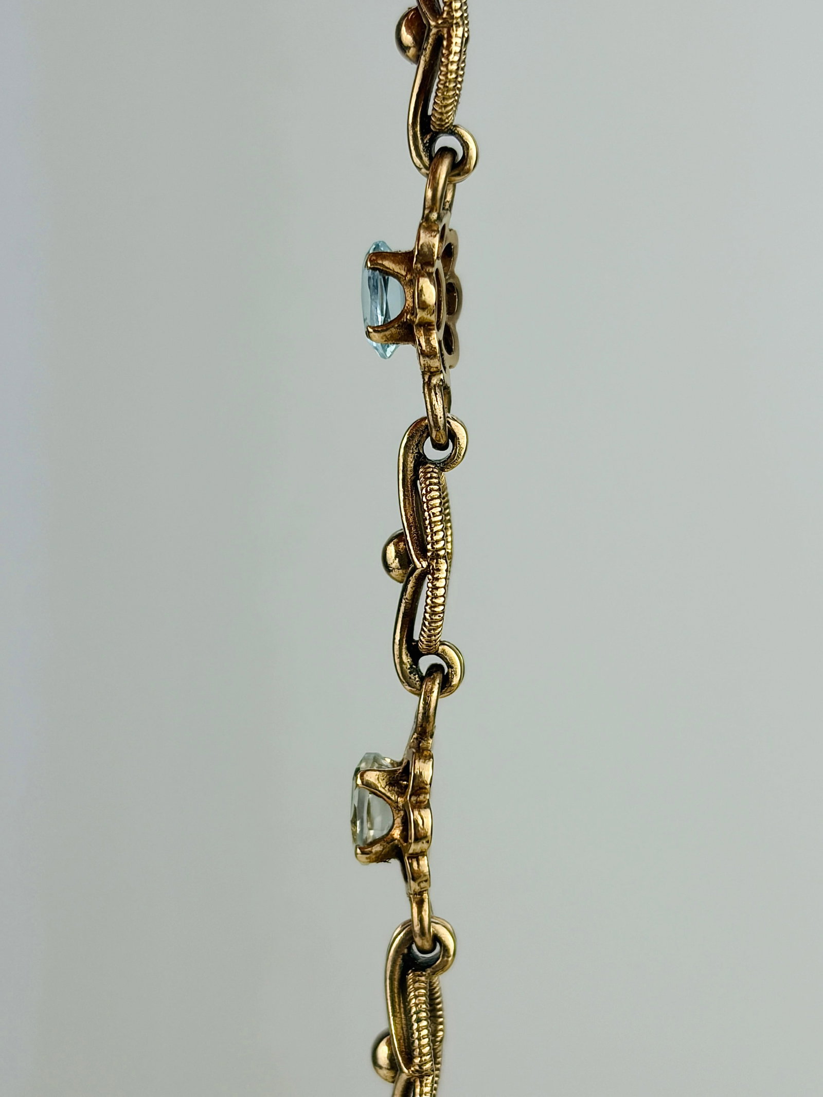 WONDERFUL 9CT GOLD AQUAMARINE BRACELET - 3