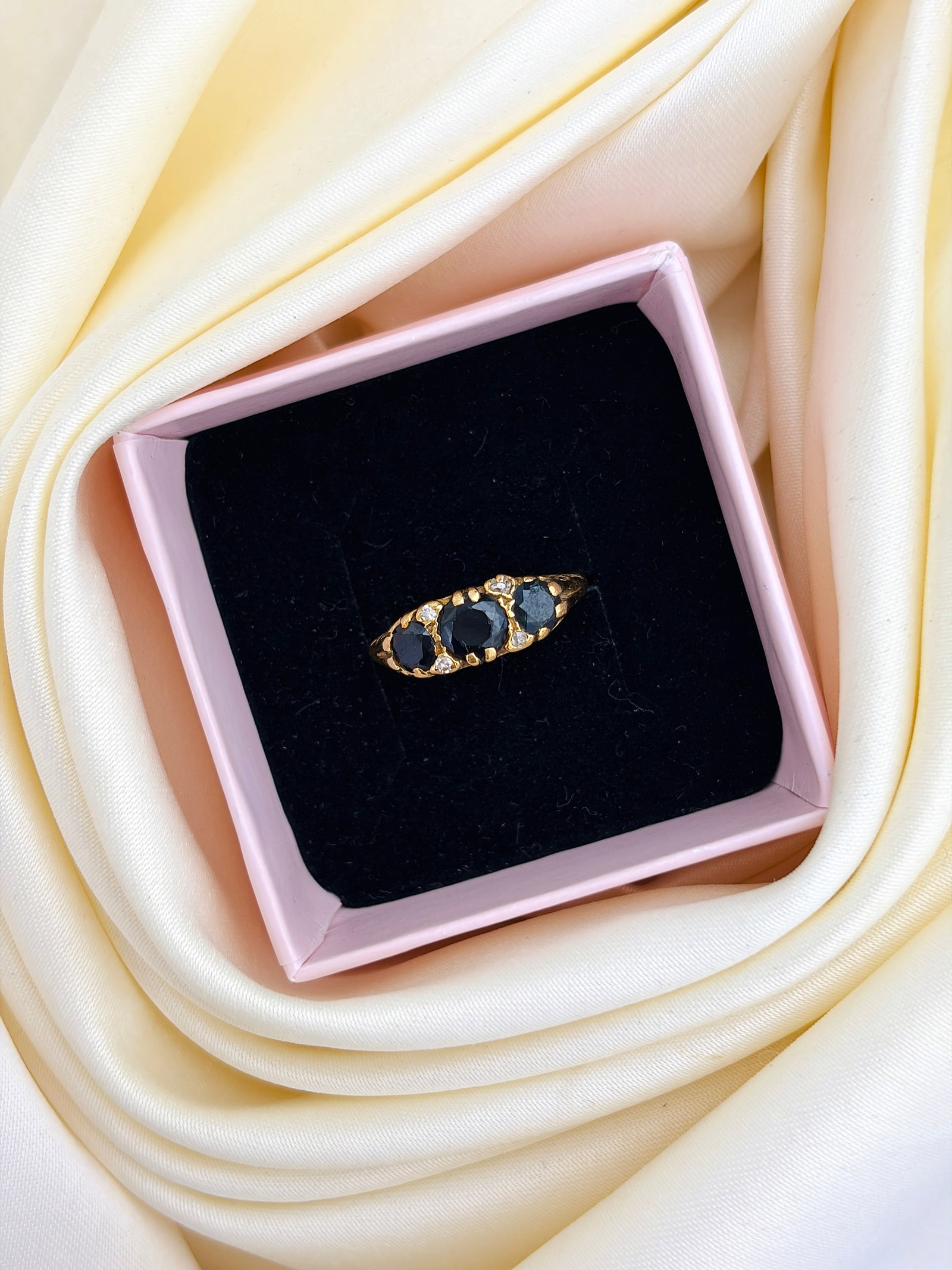 Vintage 18ct Yellow Gold Sapphire and Diamond 3 Stone Ring - 9