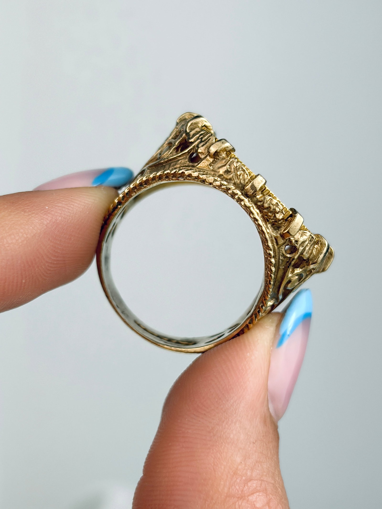 HEAVY C.1902 FULL SOVEREIGN SET INTO VINTAGE SIGNET RING - 6