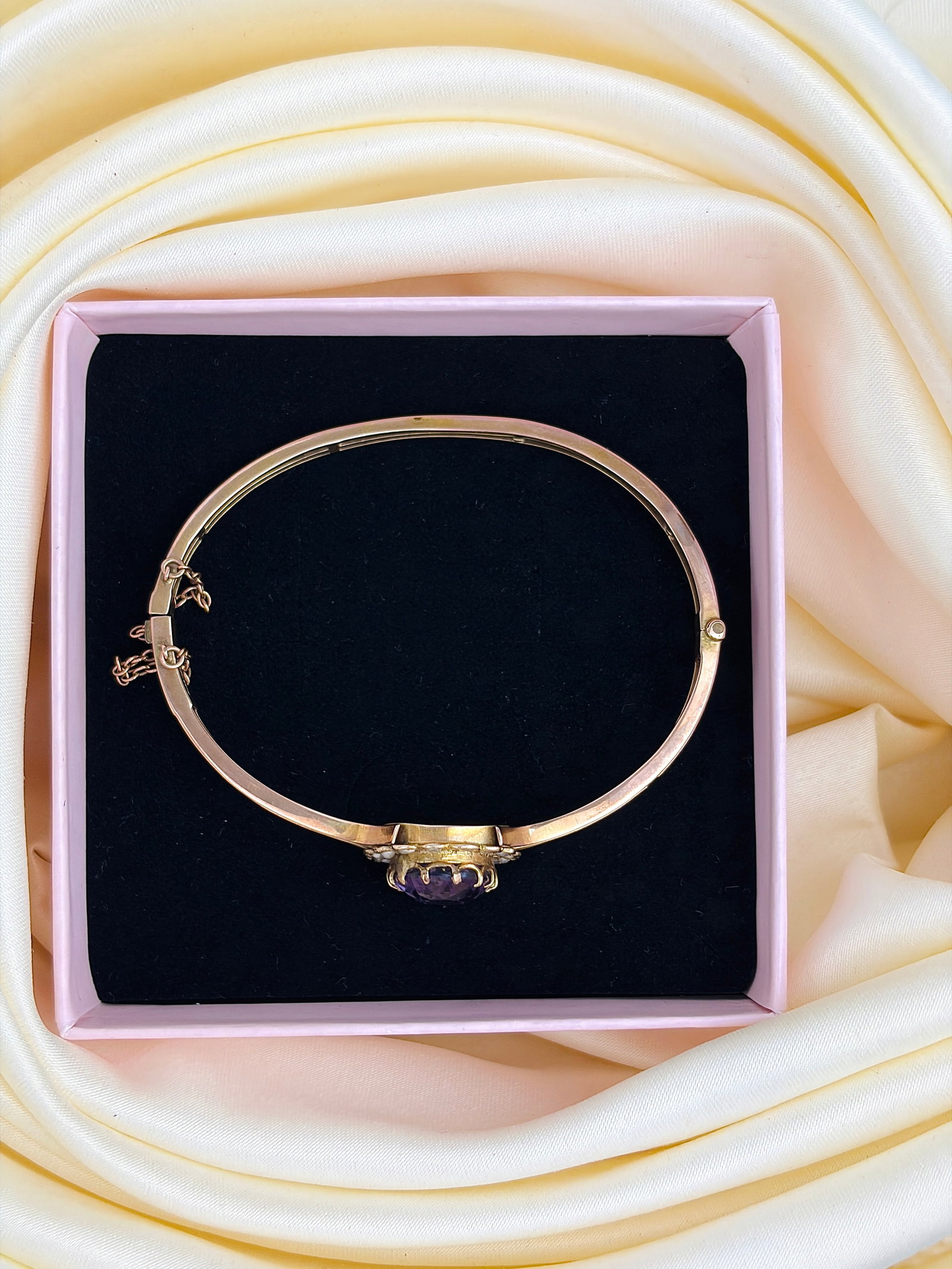 ANTIQUE LARGE AMETHYST AND PEARL GOLD BANGLE / BRACELET - 7