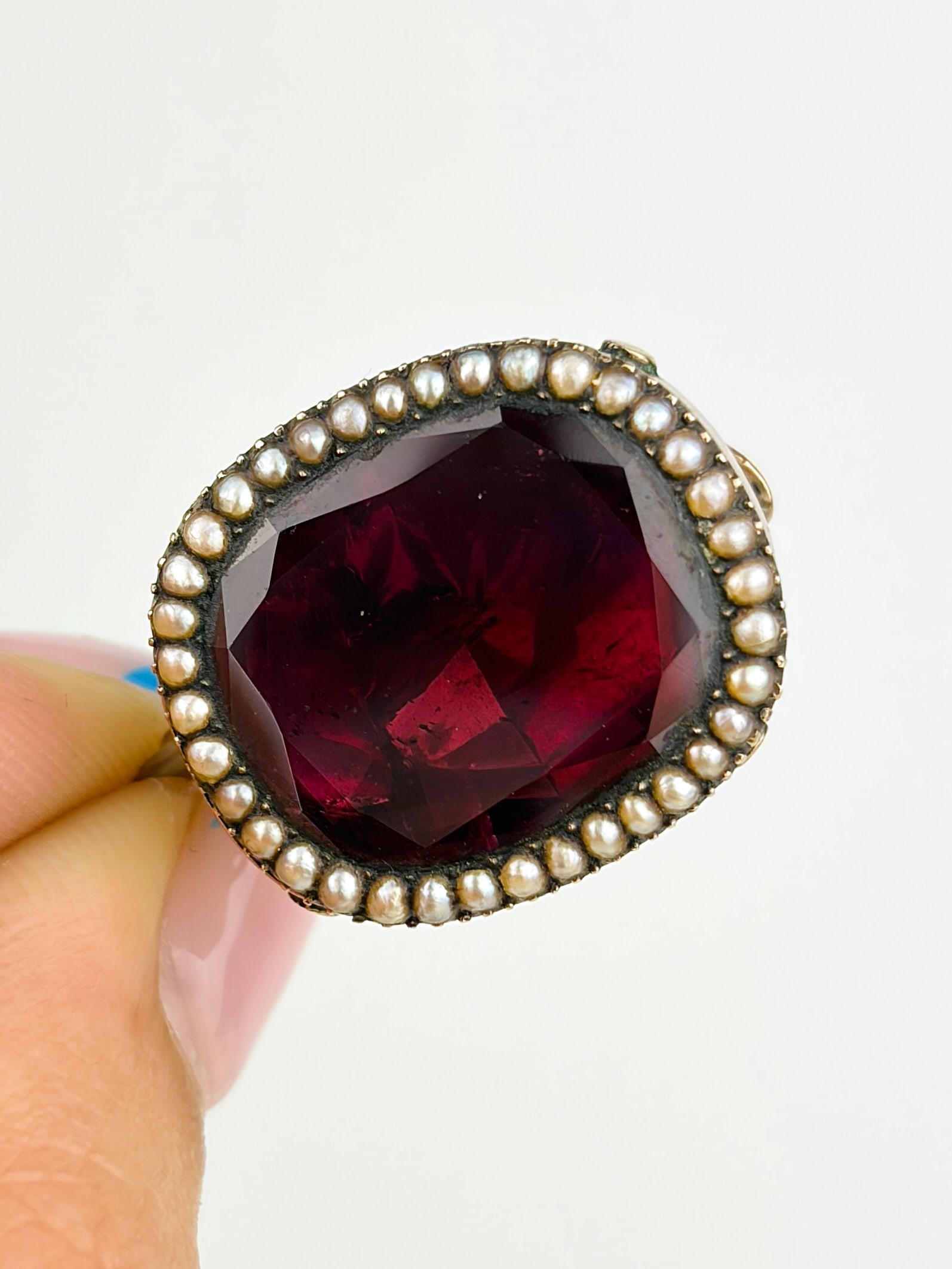 ANTIQUE GEORGIAN GARNET AND PEARL CHUNKY BROOCH IN GOLD (1 of 5)