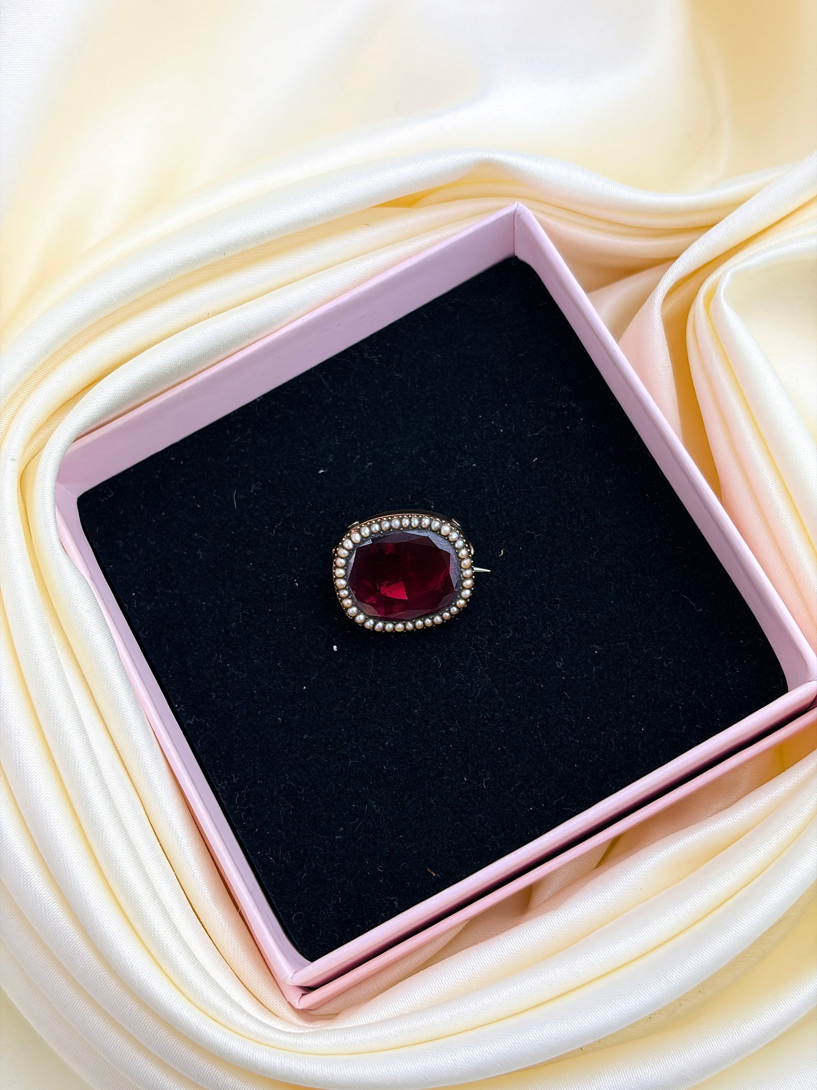 ANTIQUE GEORGIAN GARNET AND PEARL CHUNKY BROOCH IN GOLD - 5