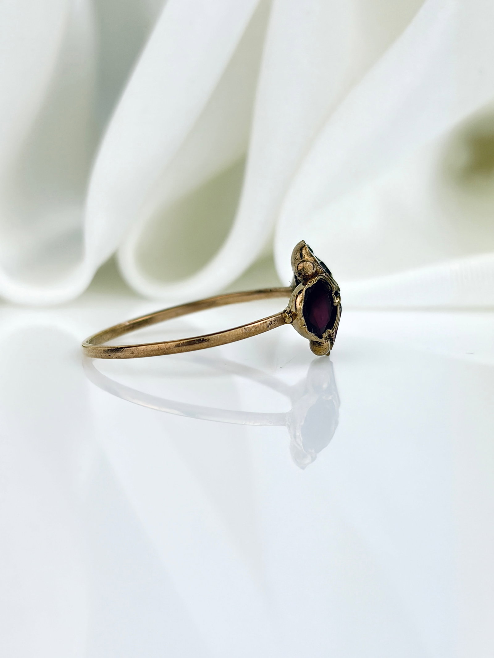ANTIQUE FLAT CUT GARNET FOUR STONE CLUSTER RING IN GOLD - 2