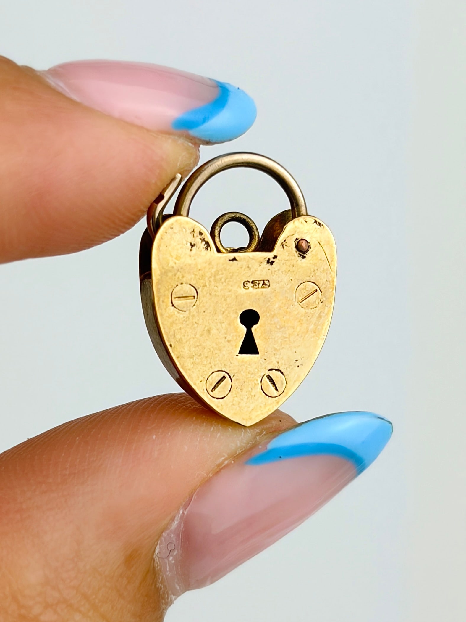 VINTAGE 9CT GOLD OPENING HEART PADLOCK: VINTAGE 9CT GOLD OPENING HEART PADLOCK
