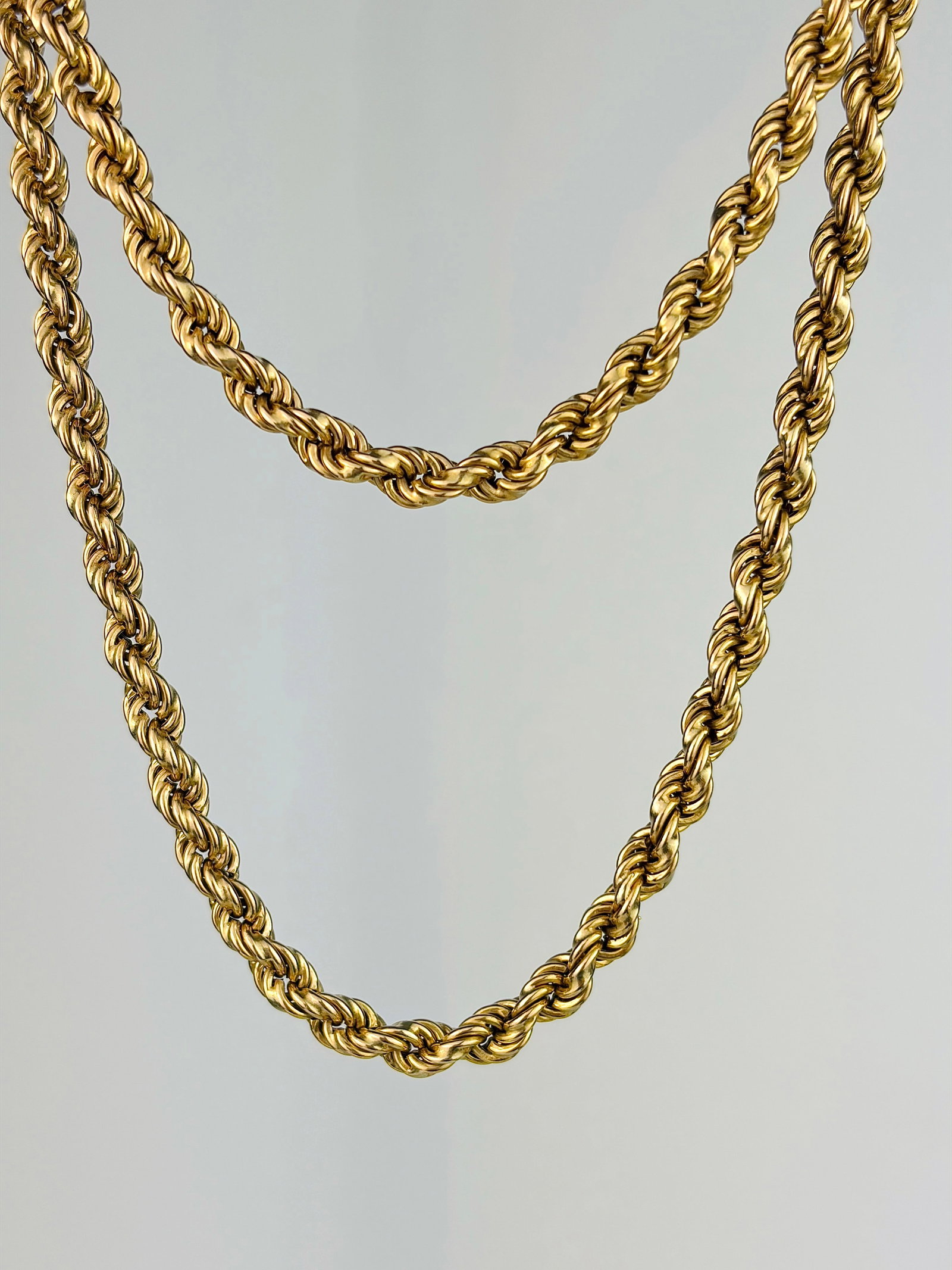 VINTAGE 9CT YELLOW GOLD CHUNKY ROPE TWIST CHAIN NECKLACE WITH SAFETY CHAIN: VINTAGE 9CT YELLOW GOLD CHUNKY ROPE TWIST CHAIN NECKLACE WITH SAFETY CHAIN Amazing long chain!