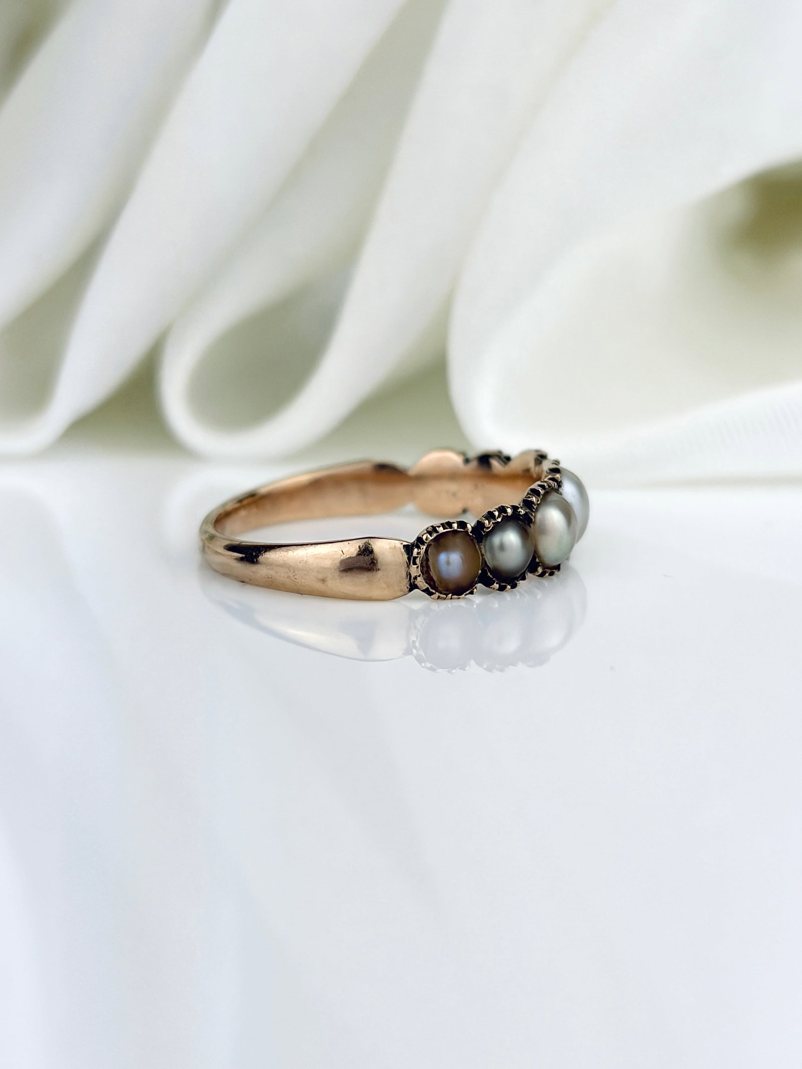 ANTIQUE GEORGIAN PEARL HALF HOOP RING IN GOLD - 2
