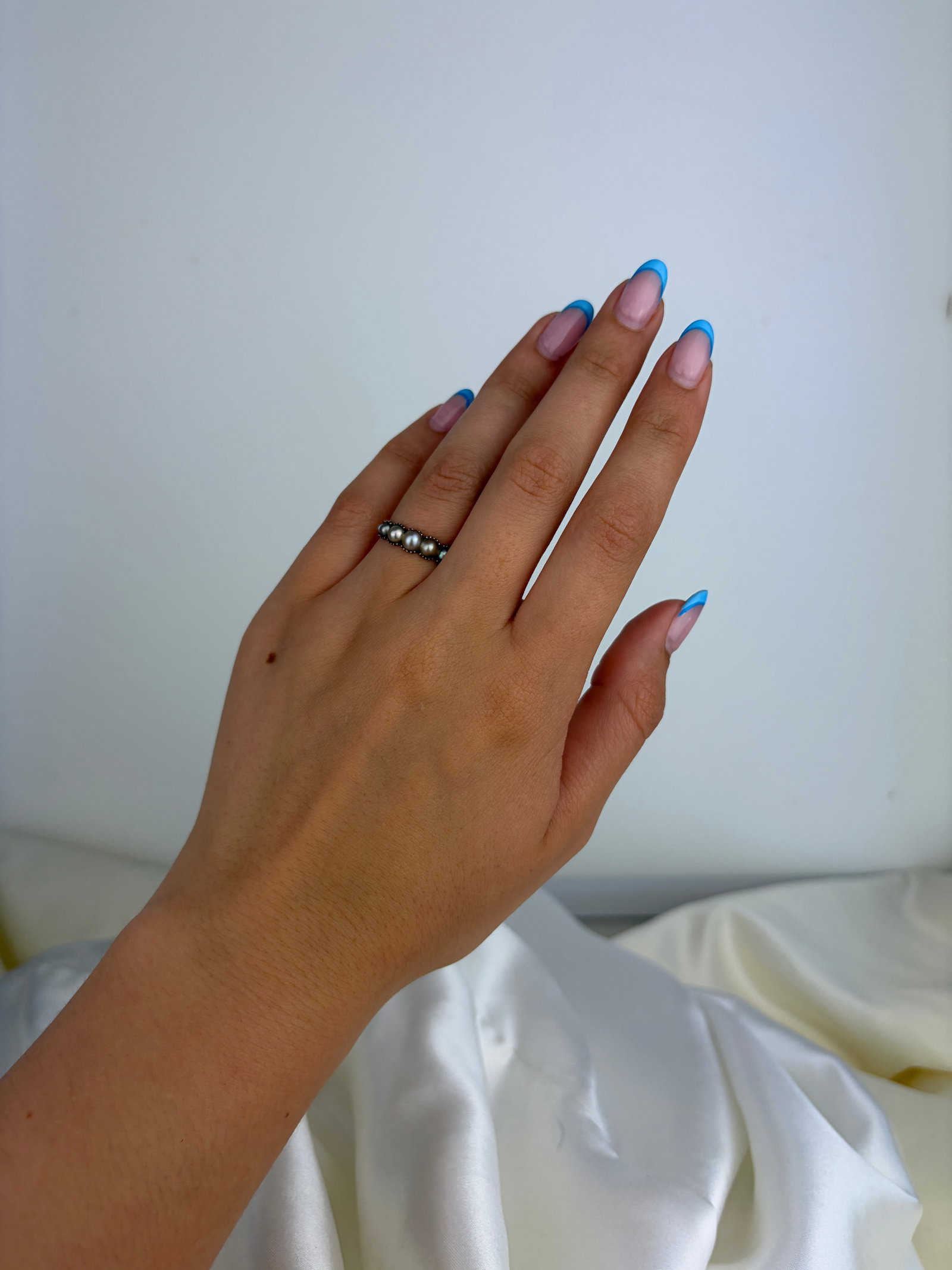 ANTIQUE GEORGIAN PEARL HALF HOOP RING IN GOLD - 7