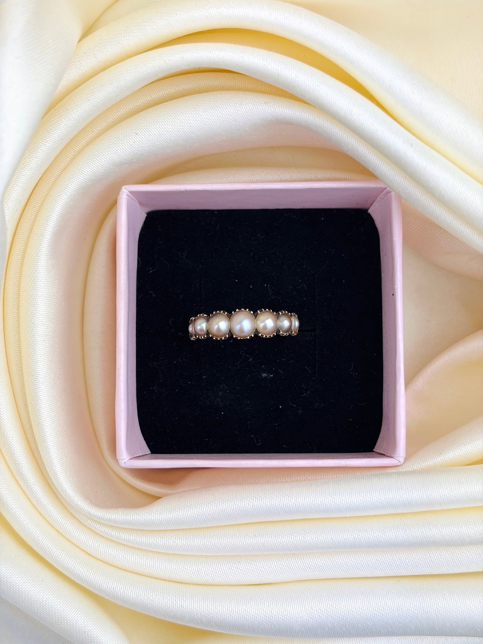 ANTIQUE GEORGIAN PEARL HALF HOOP RING IN GOLD - 9