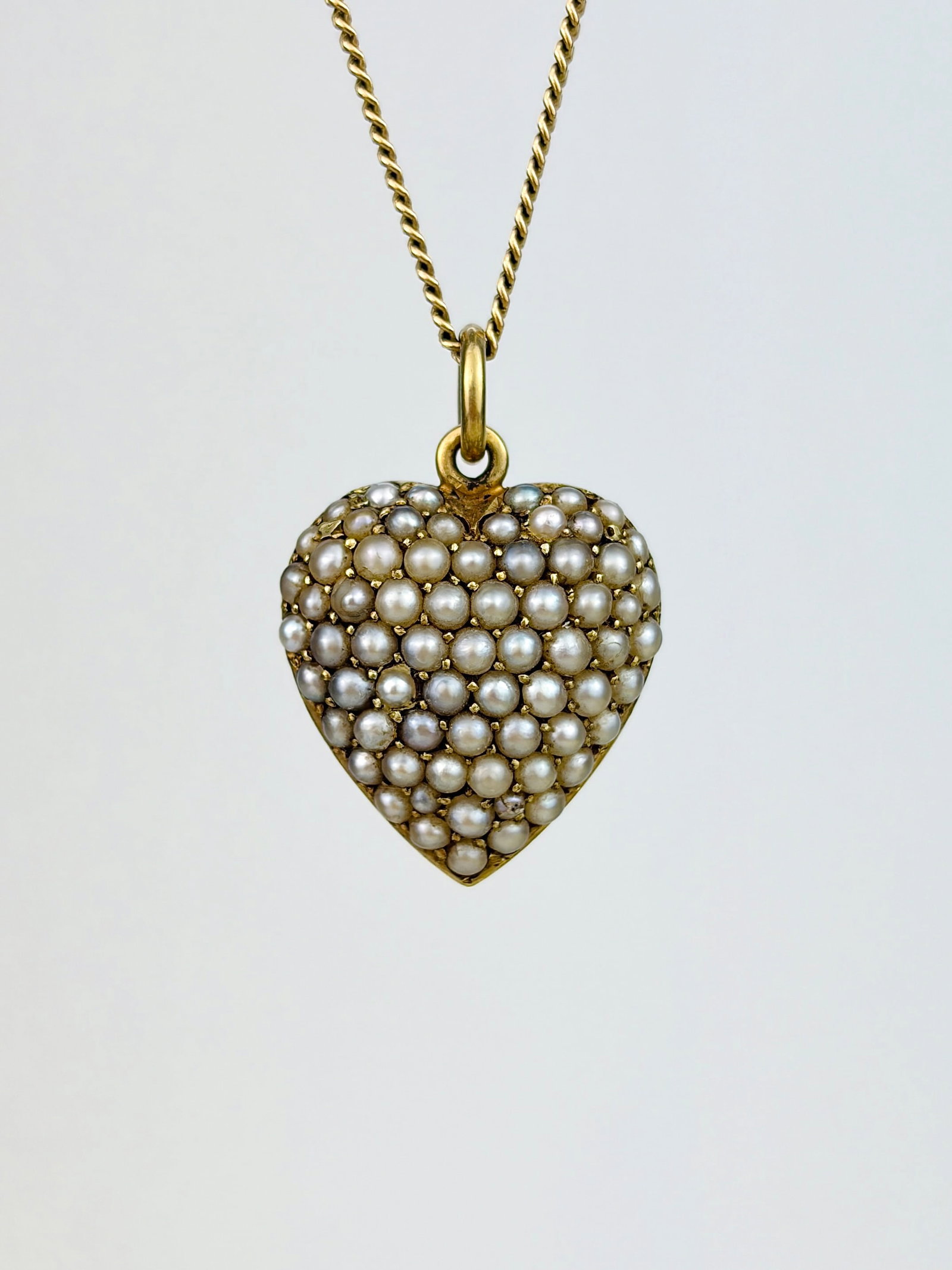 ANTIQUE 15CT YELLOW GOLD PEARL HEART PENDANT: ANTIQUE 15CT YELLOW GOLD PEARL HEART PENDANT Such a beautiful heart pendant featuring a pave setting of pearls!