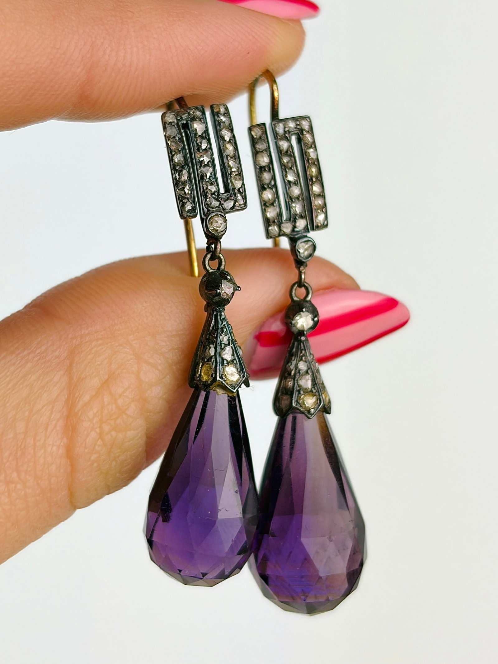 Antique carved amethyst and diamond drop earrings in fitted box AF: Antique carved amethyst and diamond drop earrings in fitted box AF Beautiful amethyst earrings!